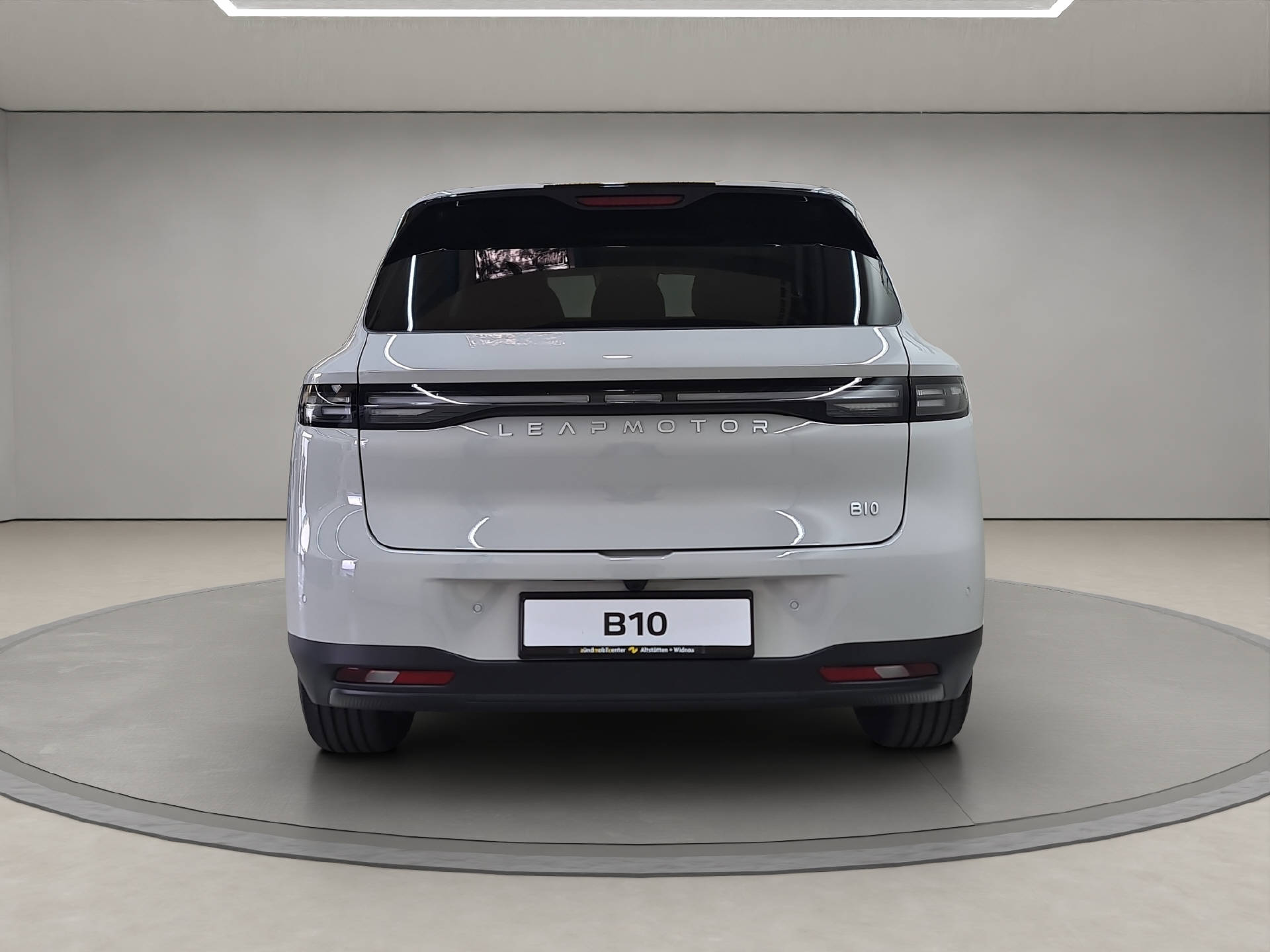 LEAPMOTOR B10 1.5 Hybrid EV-image-3