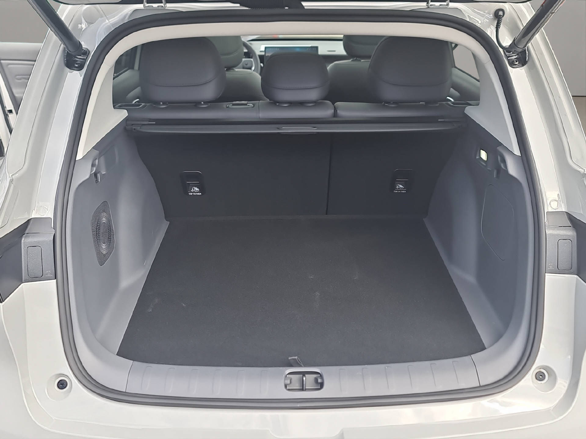 LEAPMOTOR B10 1.5 Hybrid EV-image-15