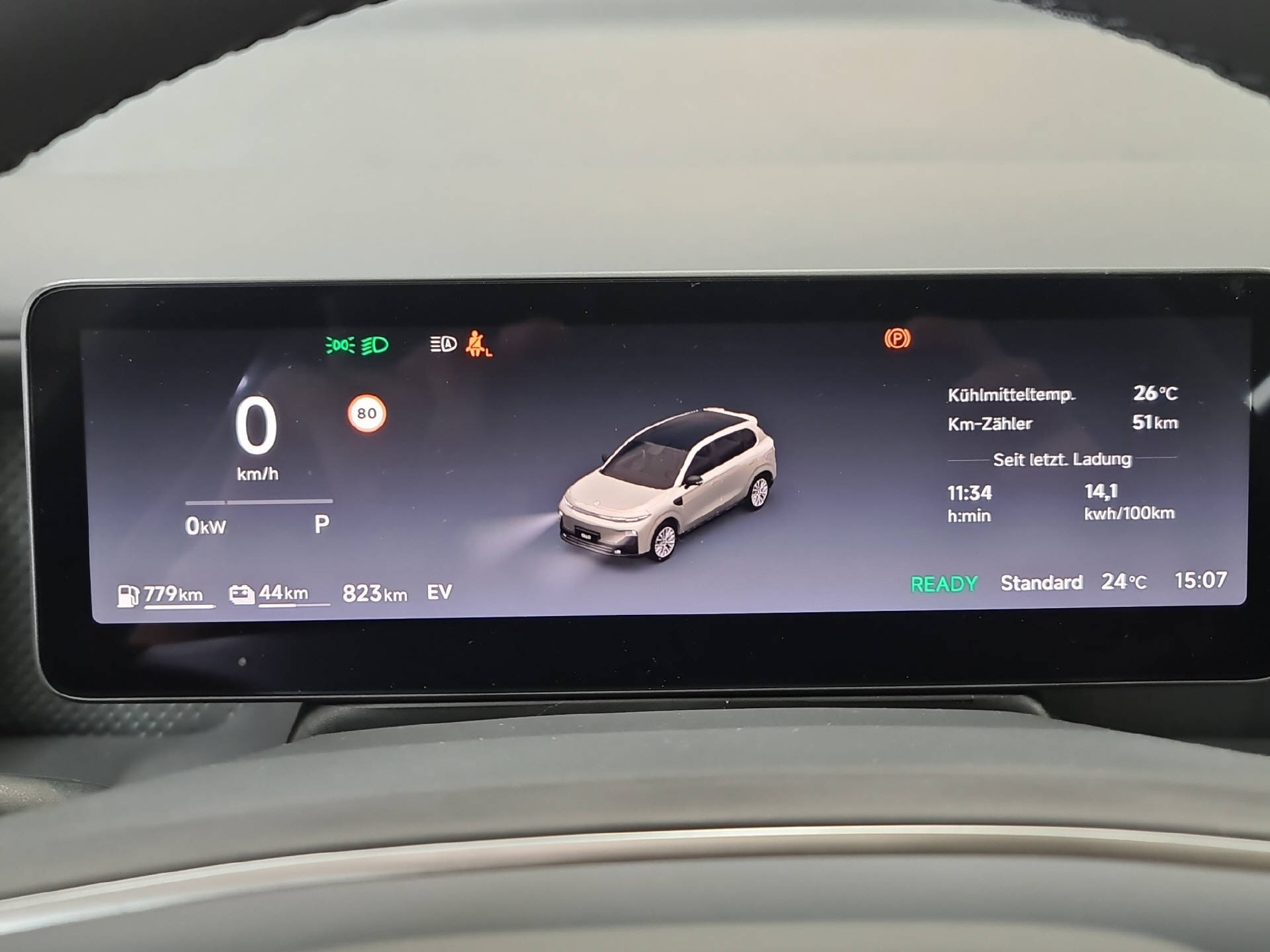 LEAPMOTOR B10 1.5 Hybrid EV-image-6