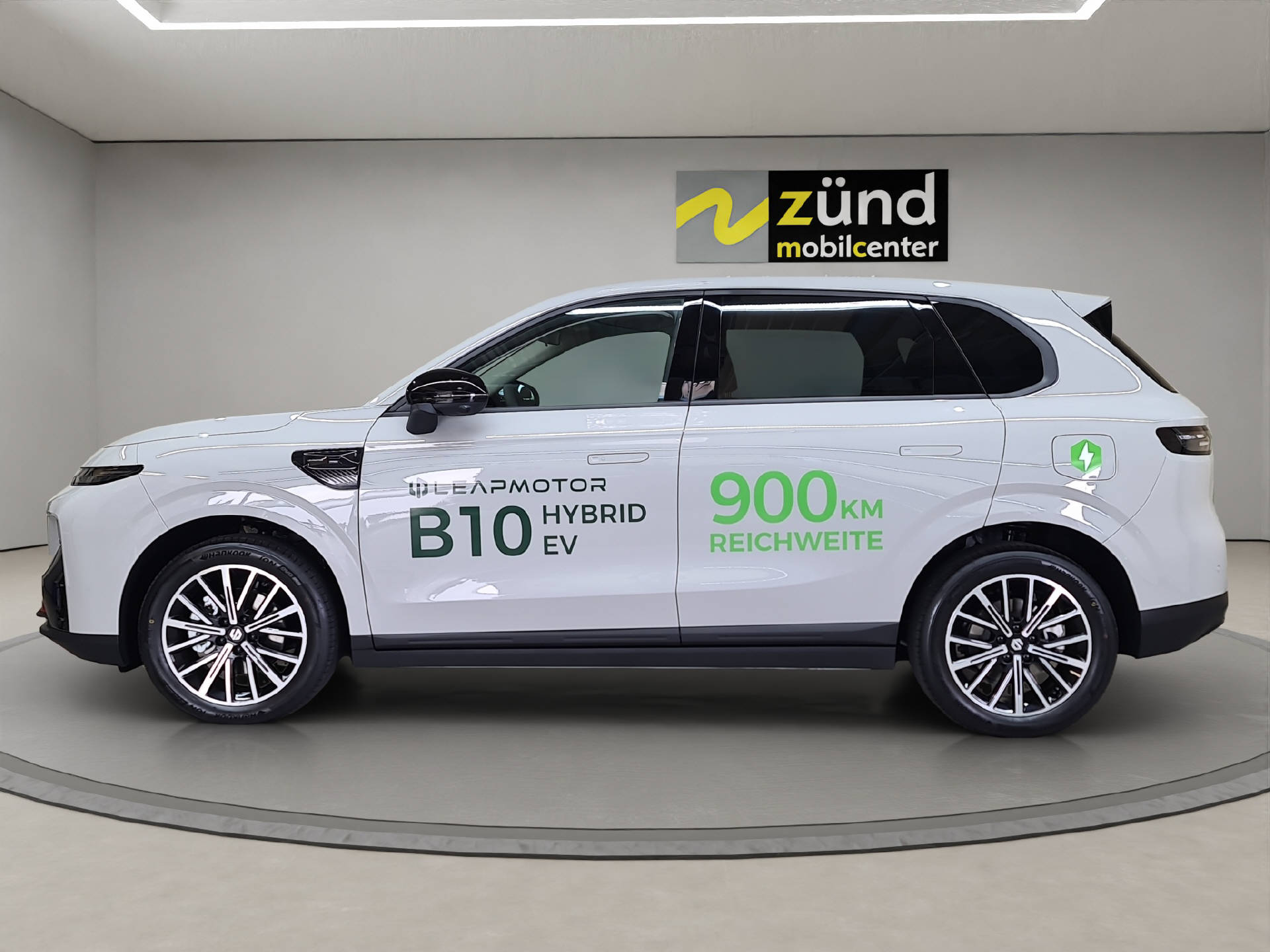 LEAPMOTOR B10 1.5 Hybrid EV-image-1