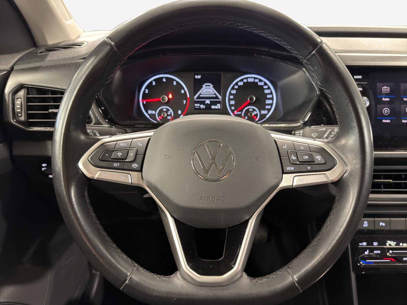 VW T-Cross 1.0 TSI Life-image-9