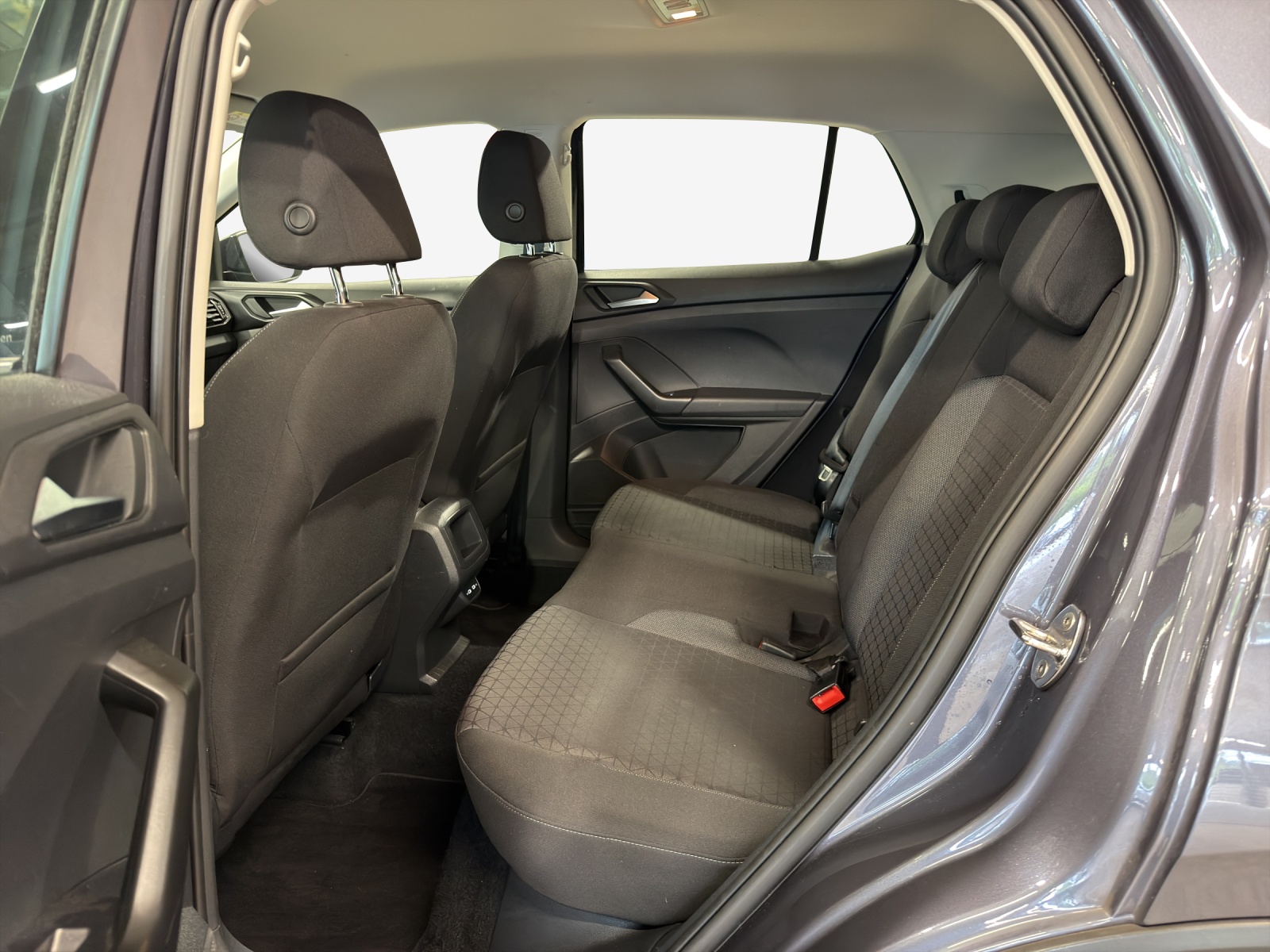 VW T-Cross 1.0 TSI Life-image-11