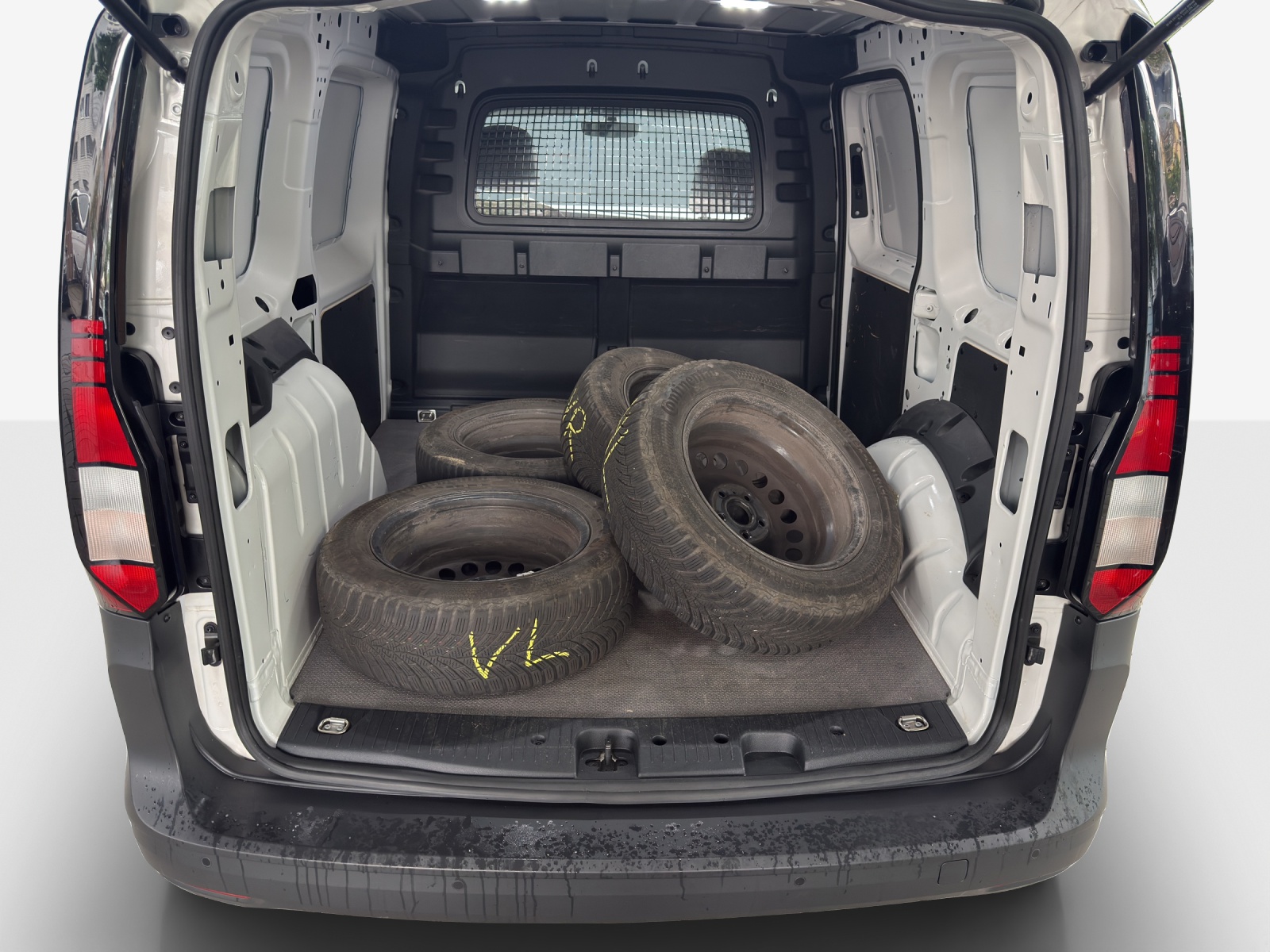 VW Caddy Cargo 2.0TDI 4Motion-image-12