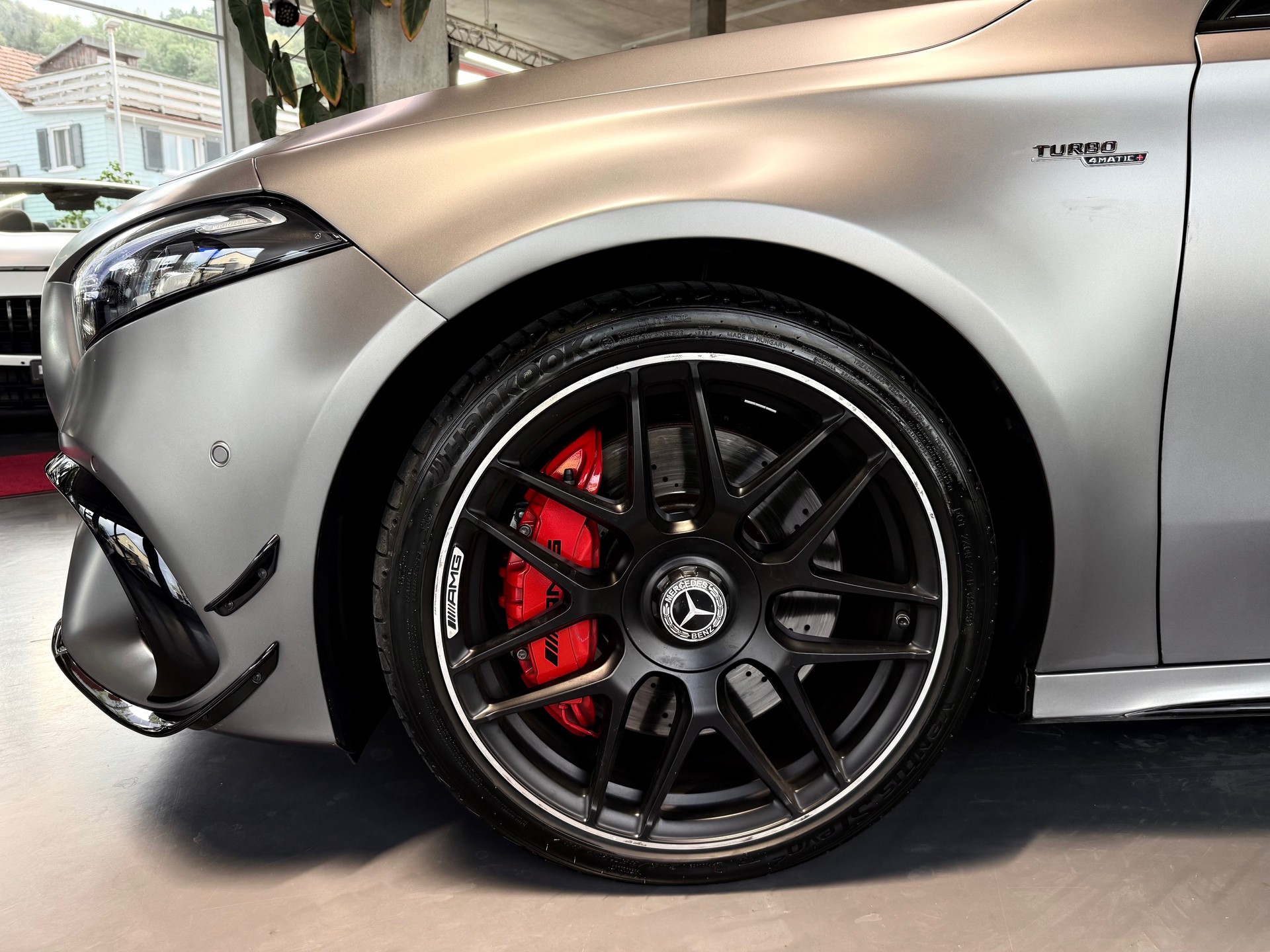 MERCEDES-BENZ A 45 S AMG 4Matic+ Speedshift-showroom-element-3