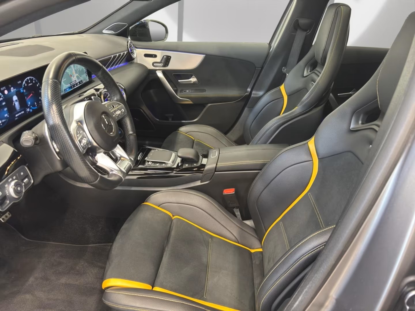 MERCEDES-BENZ A 45 S AMG 4Matic+ Speedshift-image-8