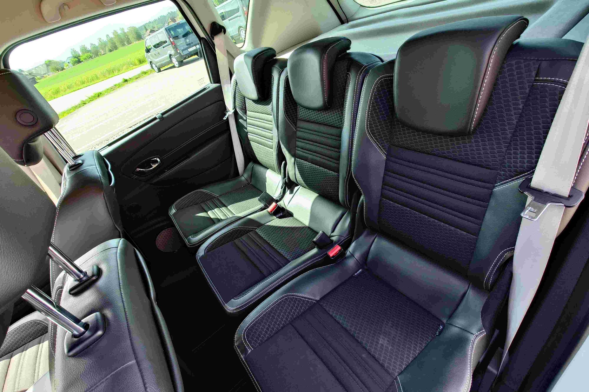 RENAULT Scénic 1.2 TCe 130 Bose S/S-image-8
