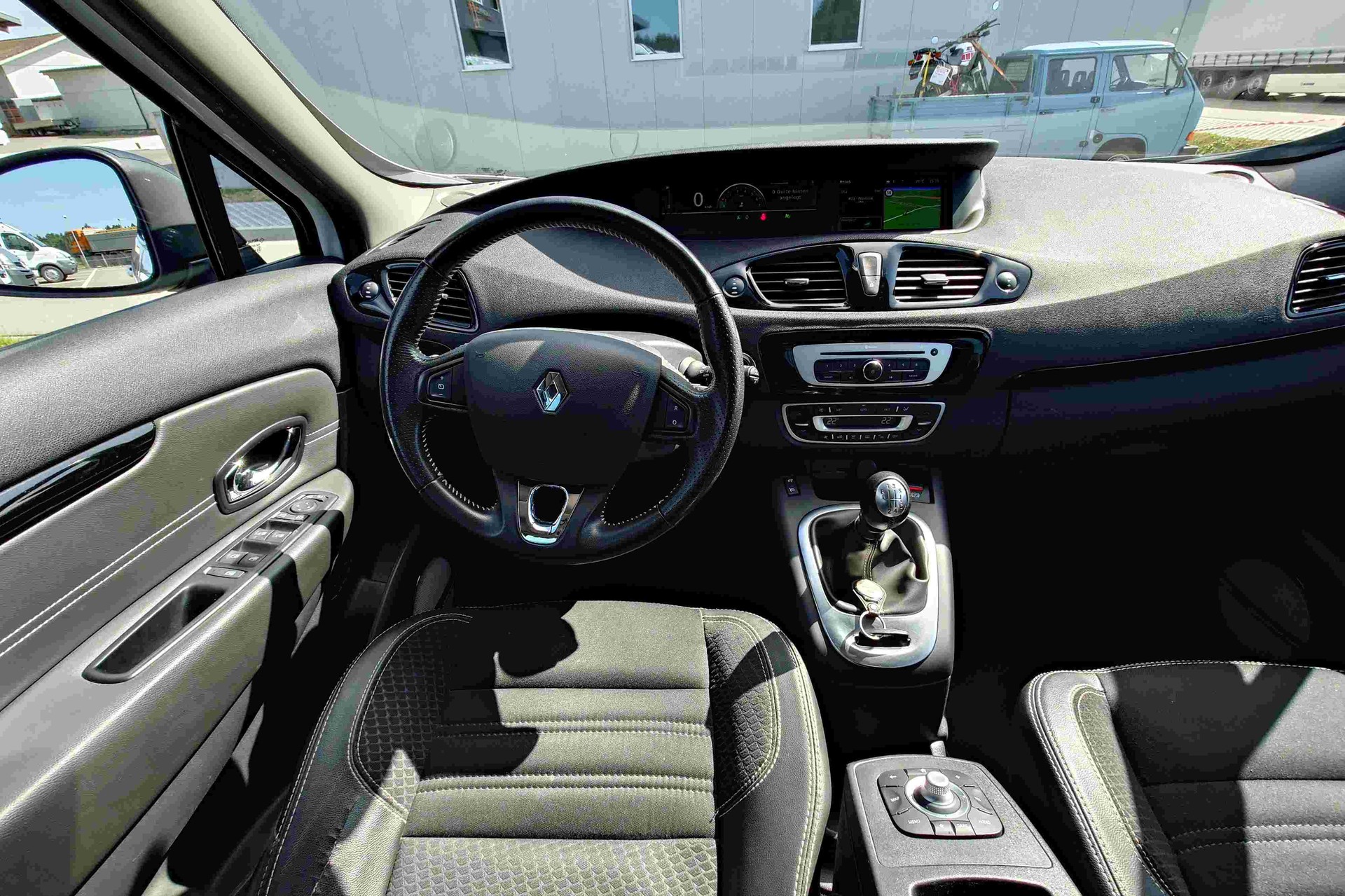 RENAULT Scénic 1.2 TCe 130 Bose S/S-image-10