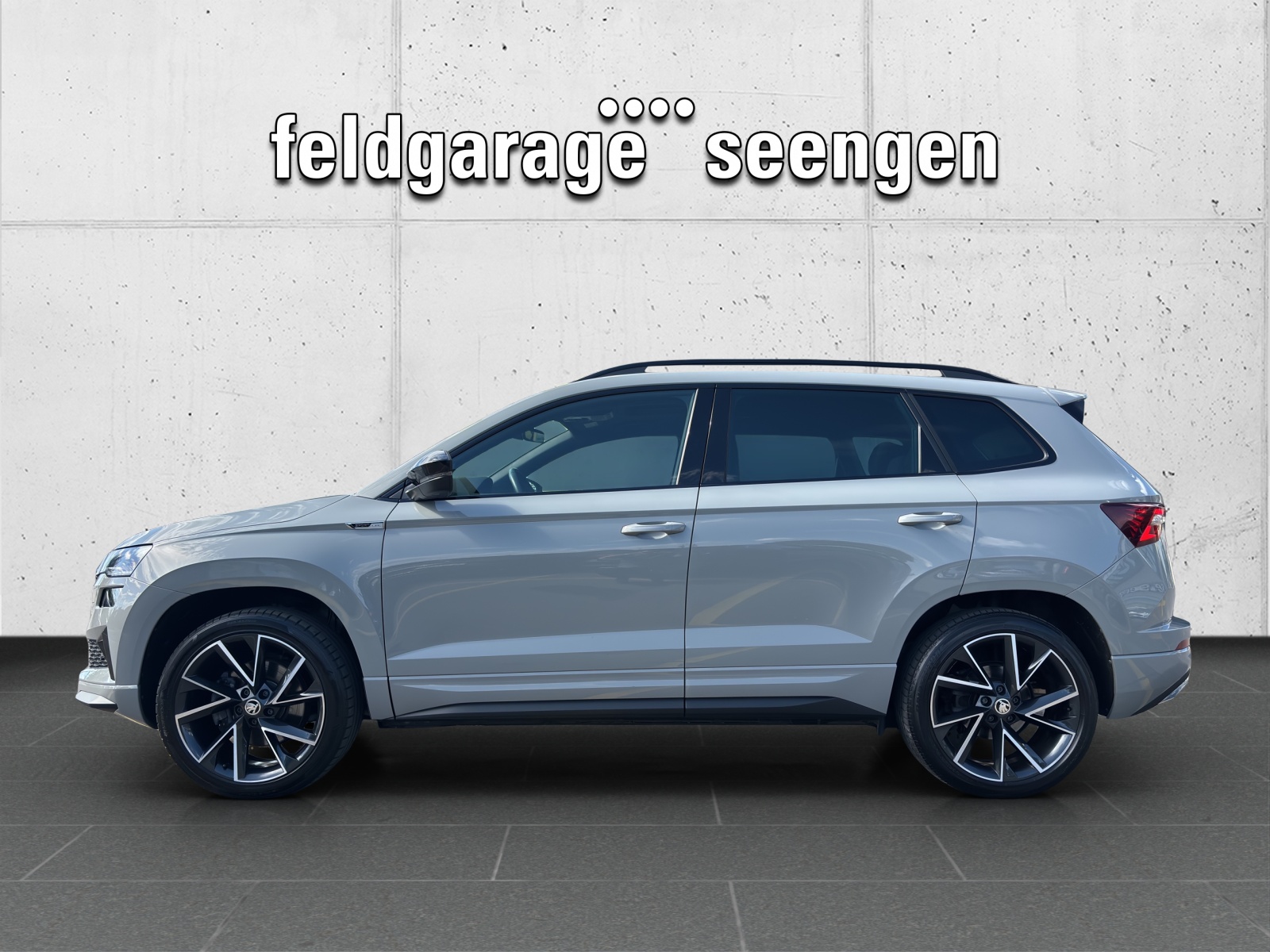 SKODA New Karoq 2.0 TSI SportLine 4x4 DSG mit AHK, Panorama-Schiebedach & Performance Paket-showroom-element-1