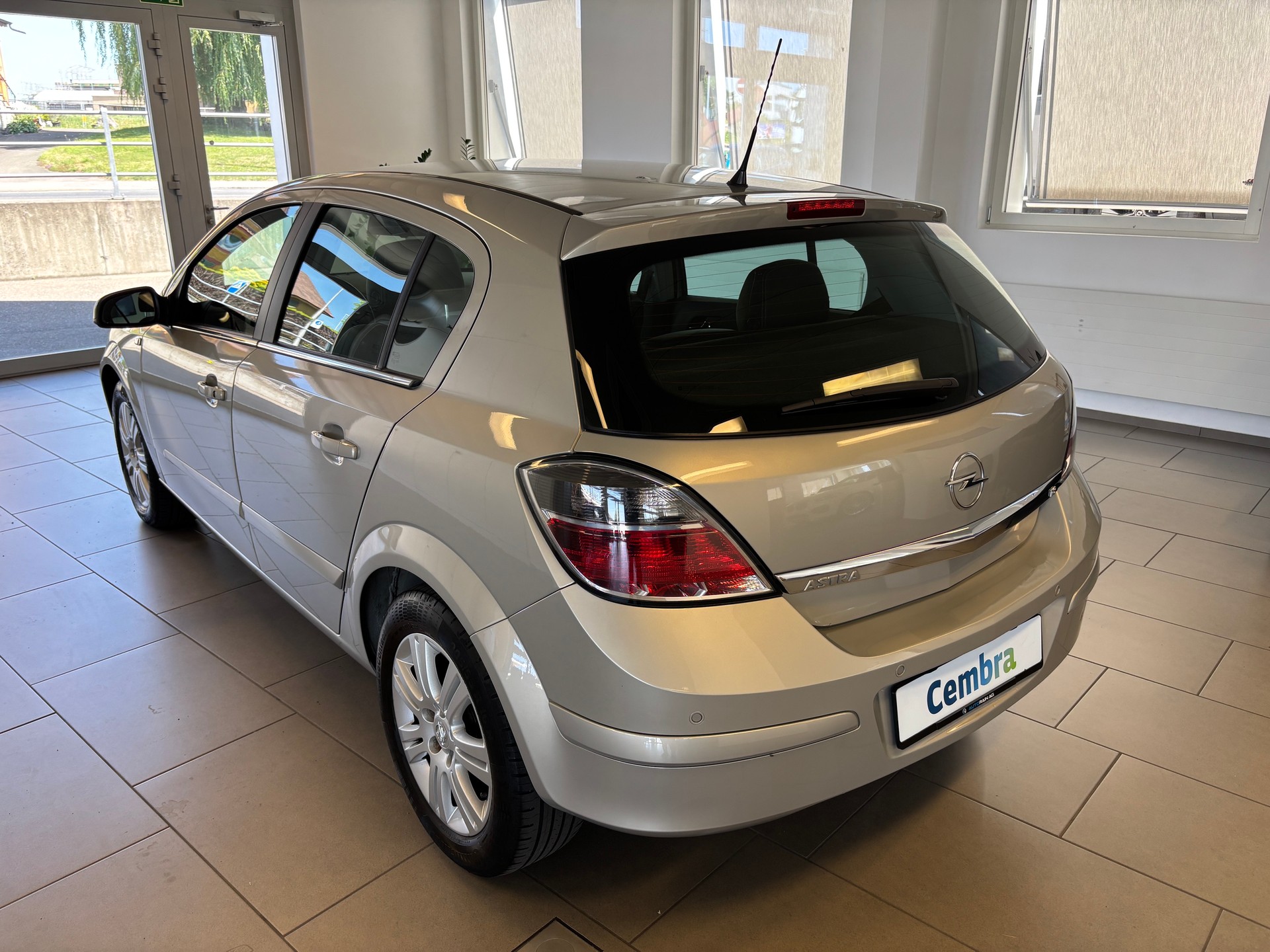 OPEL Astra 1.8i 16V Cosmo-image-3