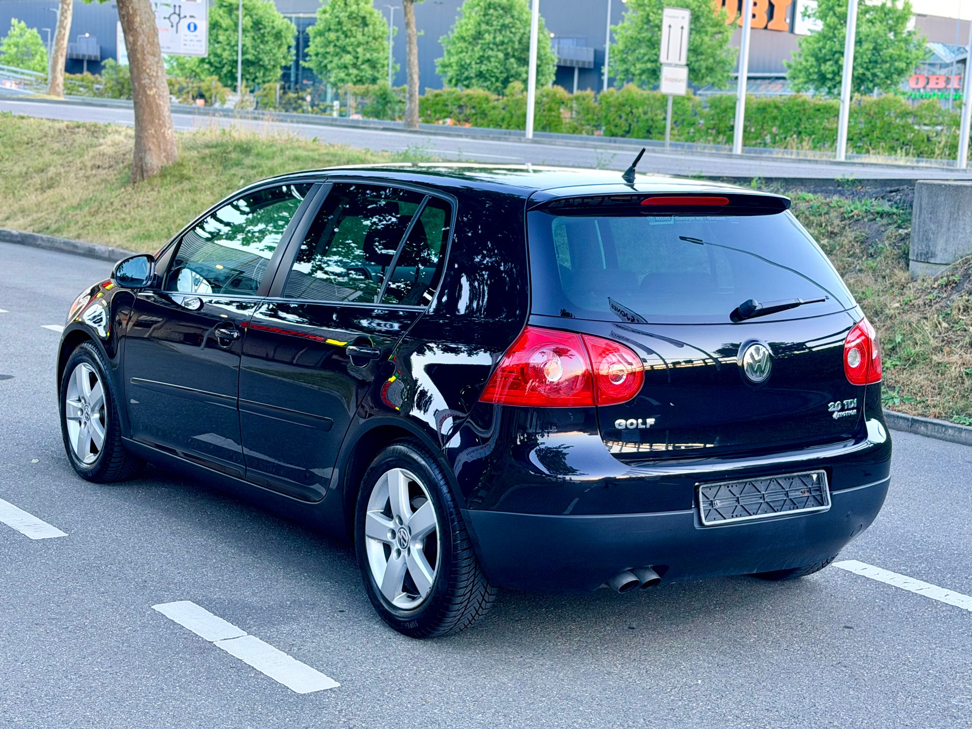 VW Golf 2.0 TDI GT Sport 4Motion-image-9