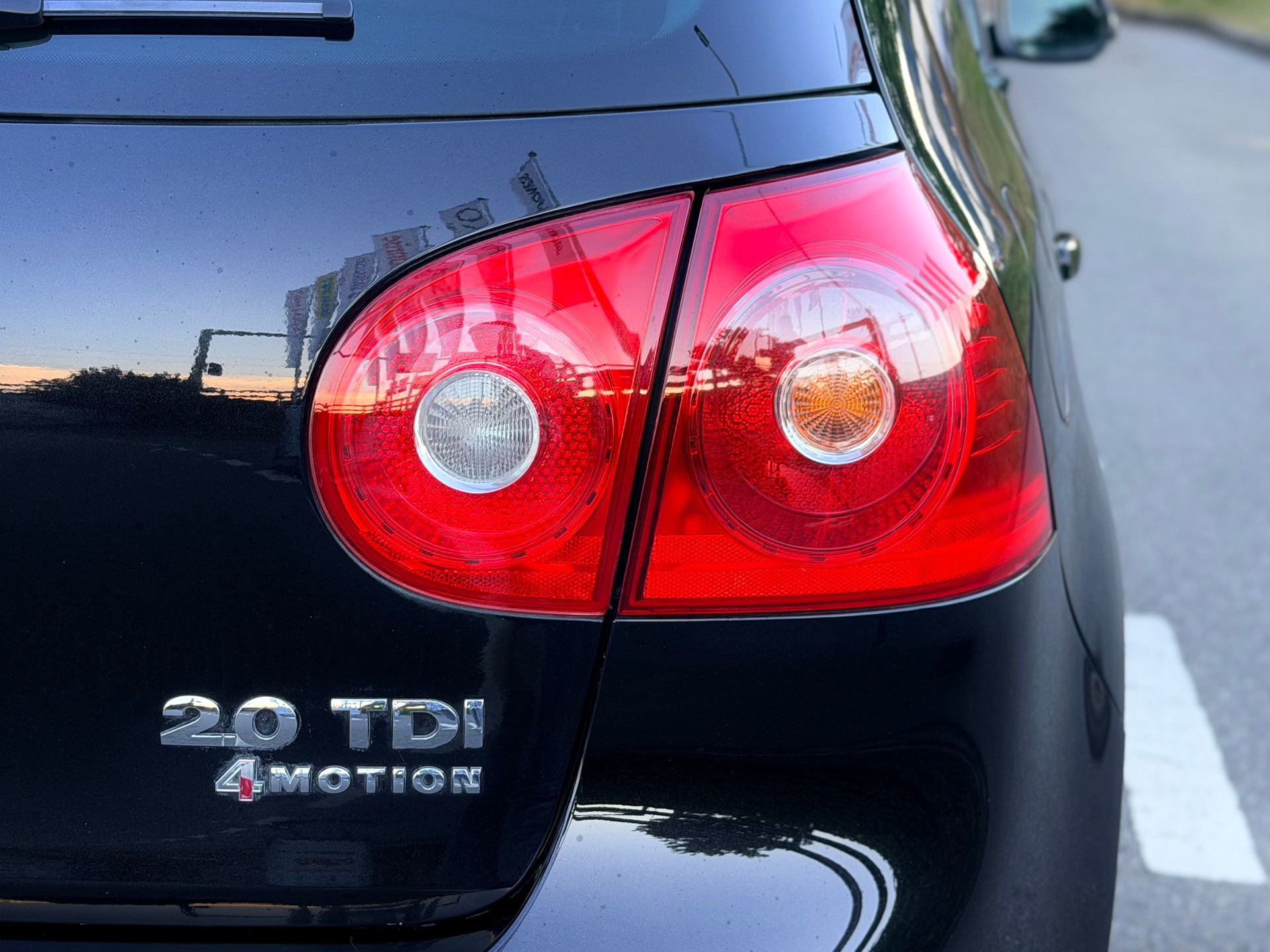 VW Golf 2.0 TDI GT Sport 4Motion-image-10