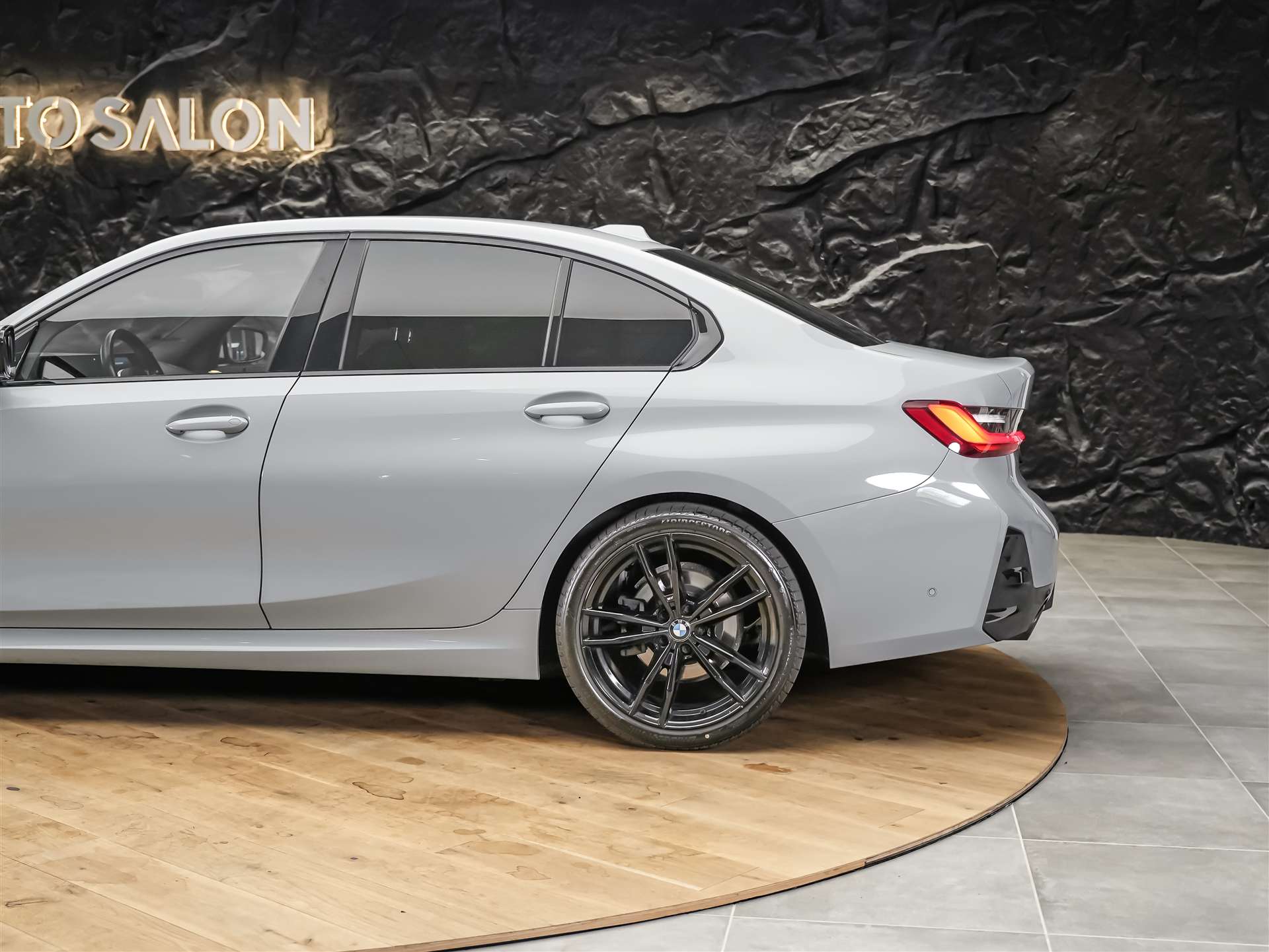 BMW 320d xDrive Steptronic M Sport *Standheizung*Abstandsregler*Lenkradheizung*-image-17
