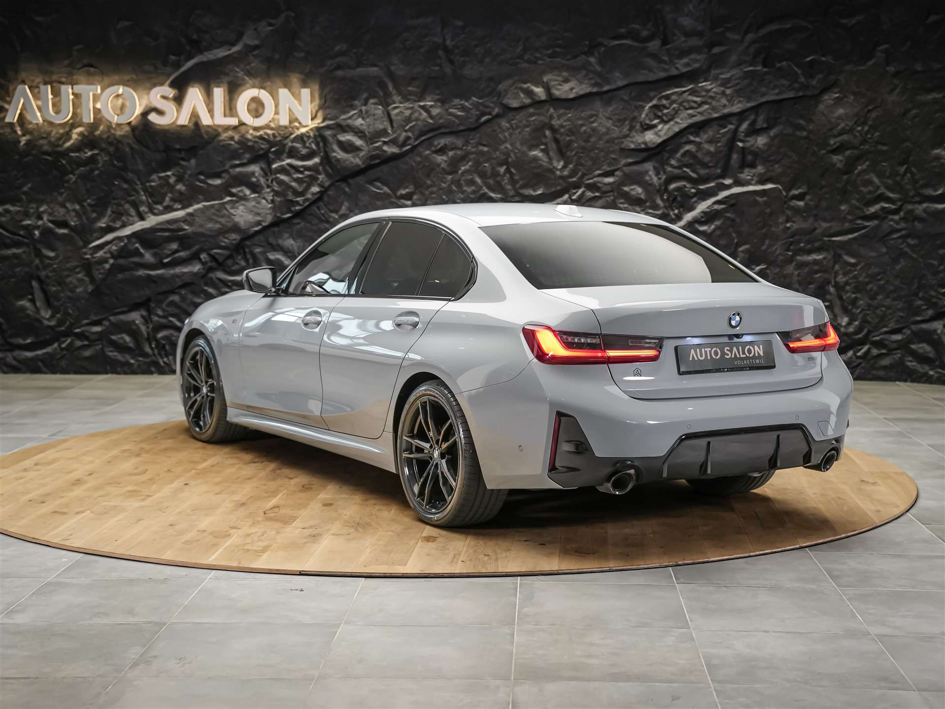 BMW 320d xDrive Steptronic M Sport *Standheizung*Abstandsregler*Lenkradheizung*-image-3