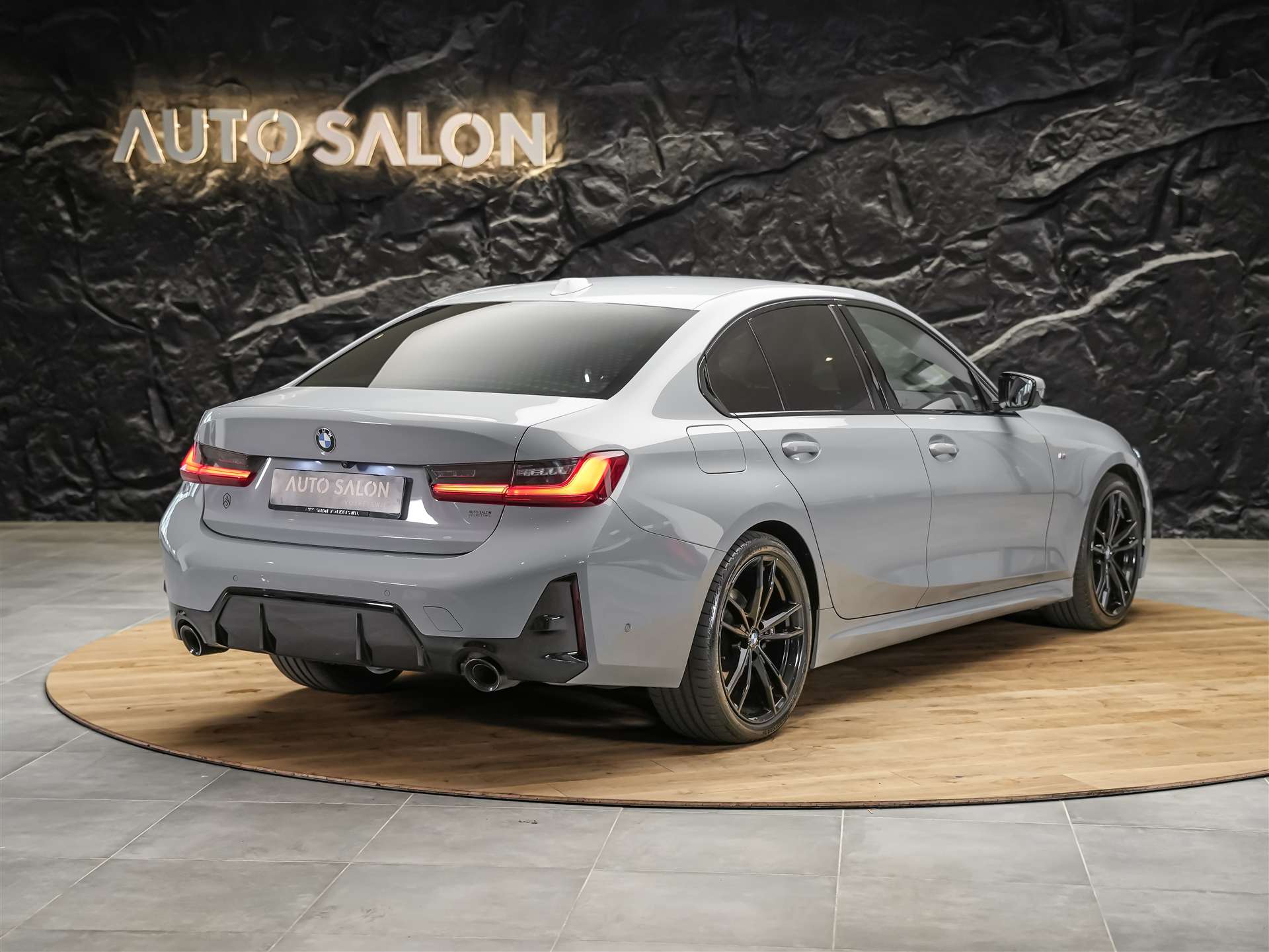 BMW 320d xDrive Steptronic M Sport *Standheizung*Abstandsregler*Lenkradheizung*-image-5