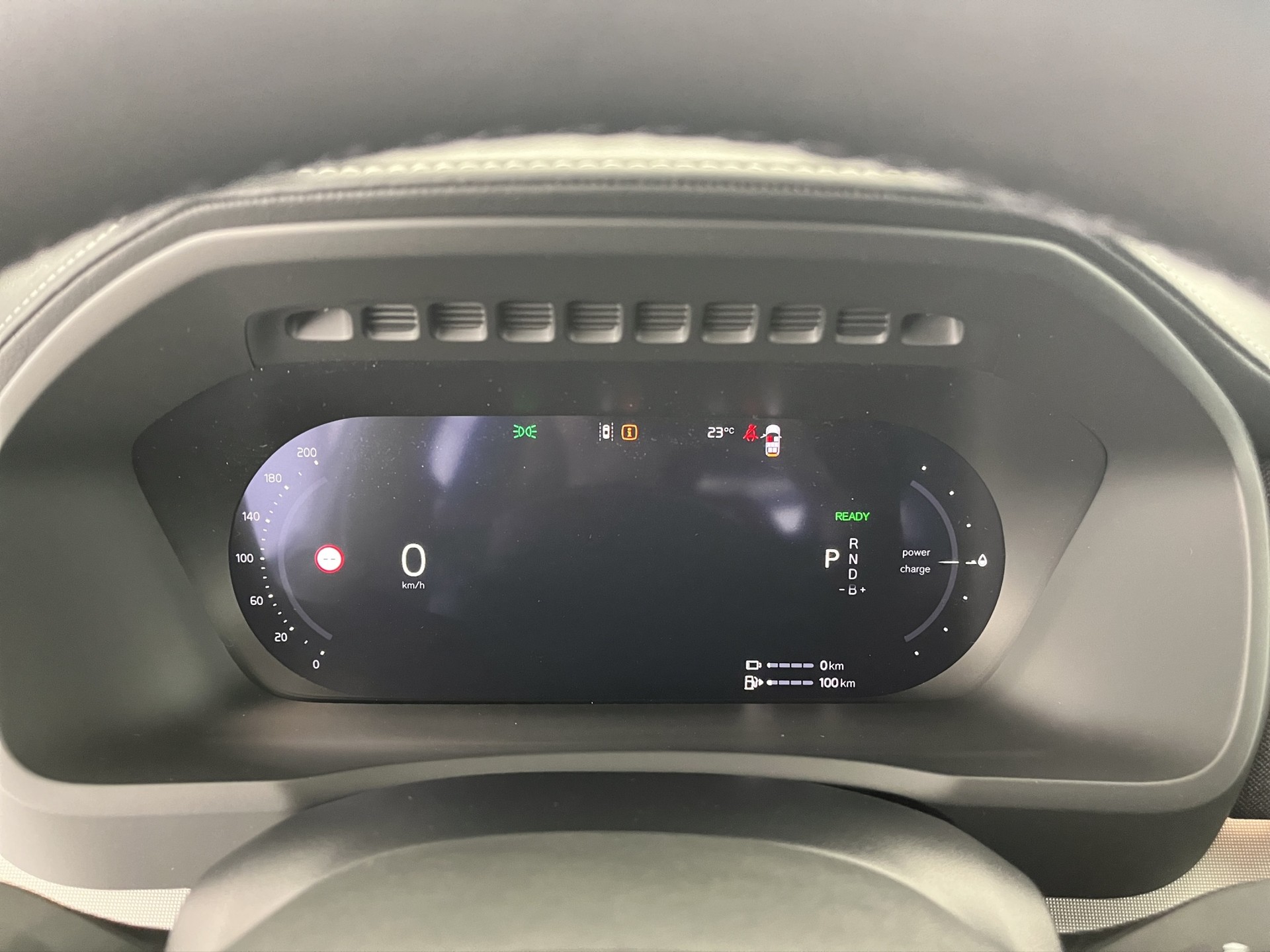 VOLVO XC90 2.0 T8 TE Black Edition eAWD-image-15