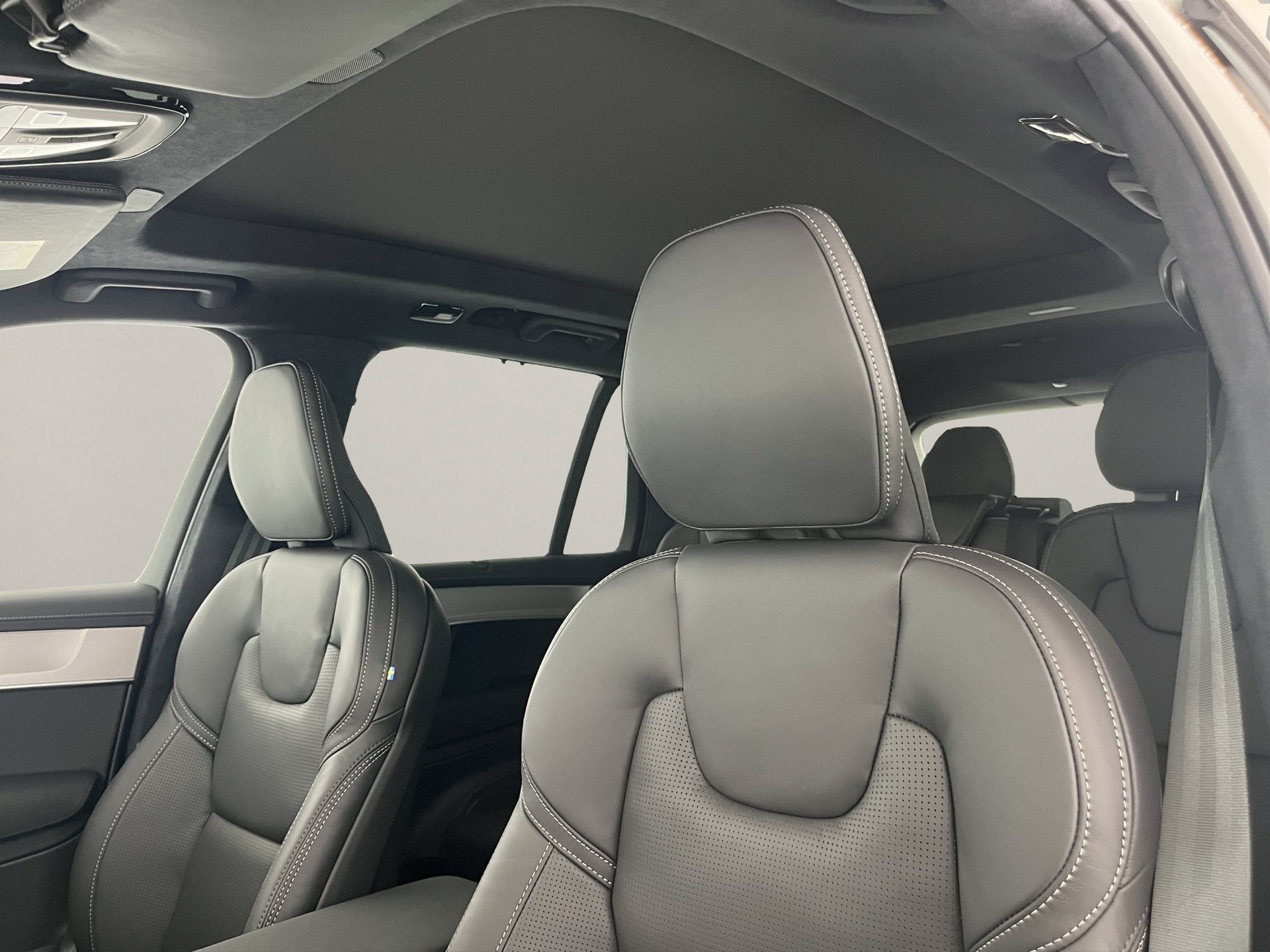 VOLVO XC90 2.0 T8 TE Black Edition eAWD-image-16