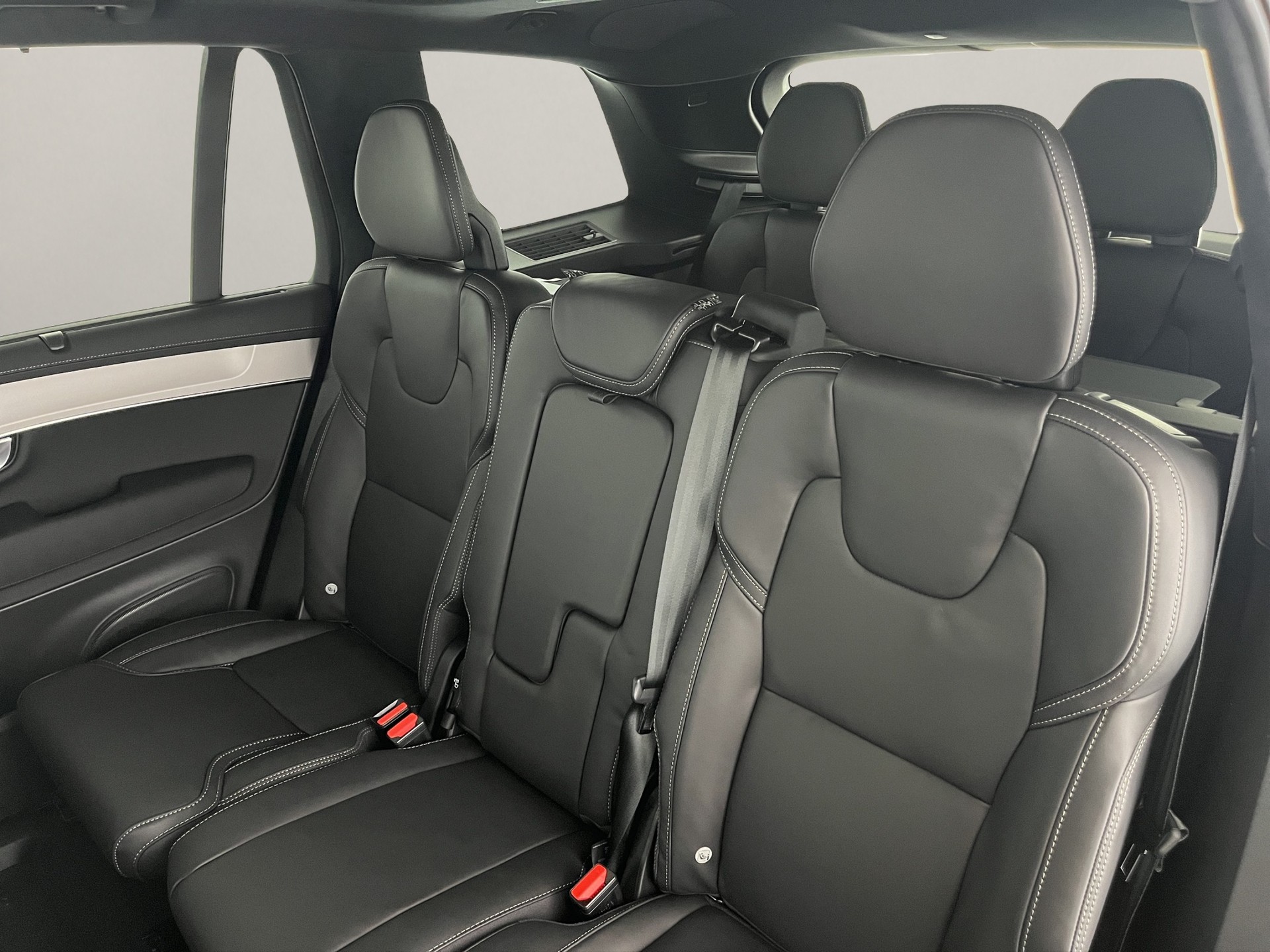 VOLVO XC90 2.0 T8 TE Black Edition eAWD-image-17