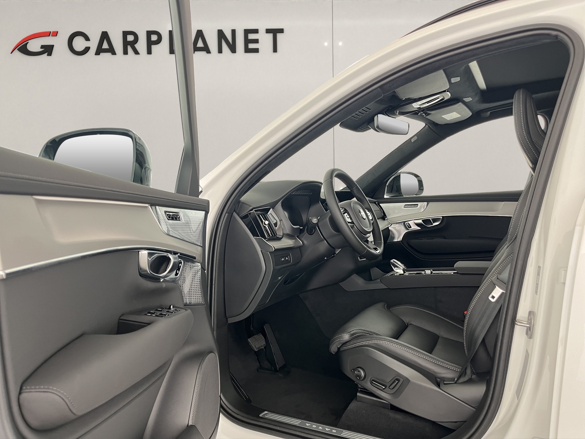 VOLVO XC90 2.0 T8 TE Black Edition eAWD-image-8