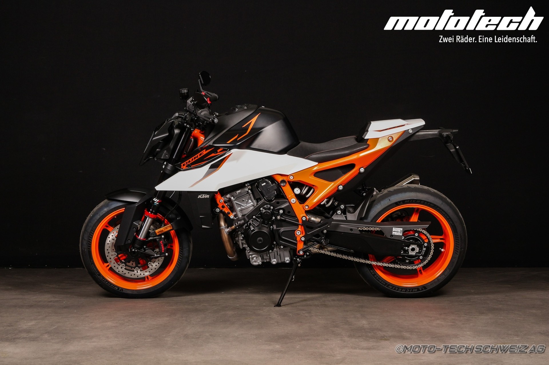 KTM 990 Duke R-showroom-element-3