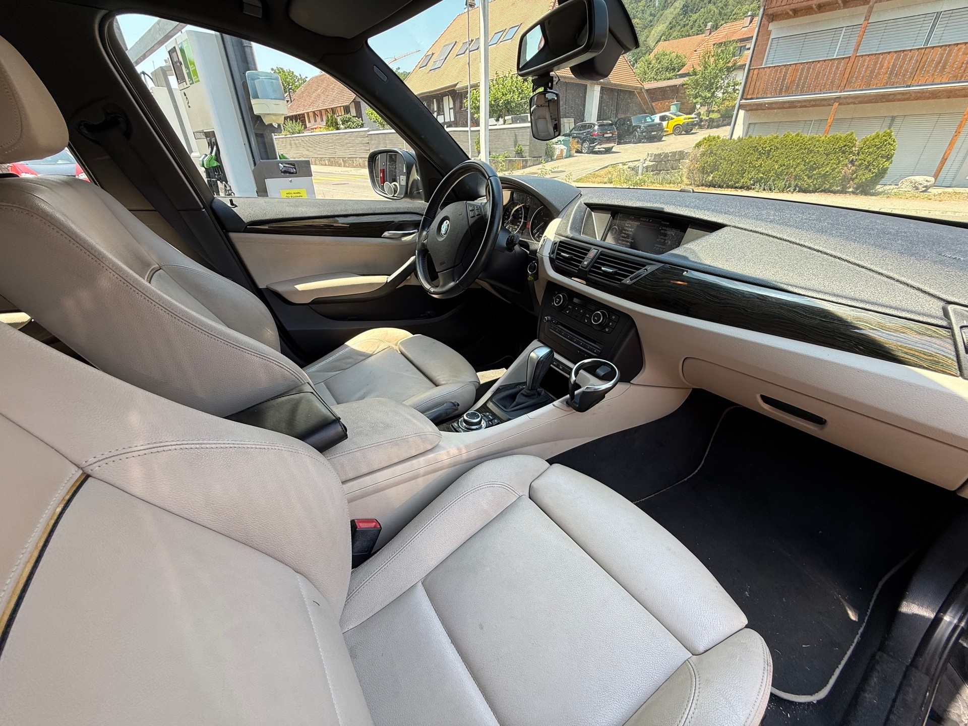BMW X1 xDrive 20d Steptronic-image-10
