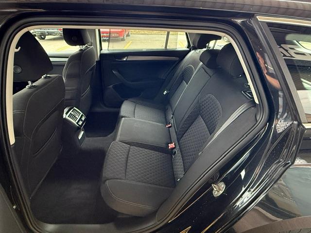 SKODA Superb Combi 2.0 TDI 190 Style DSG-image-10