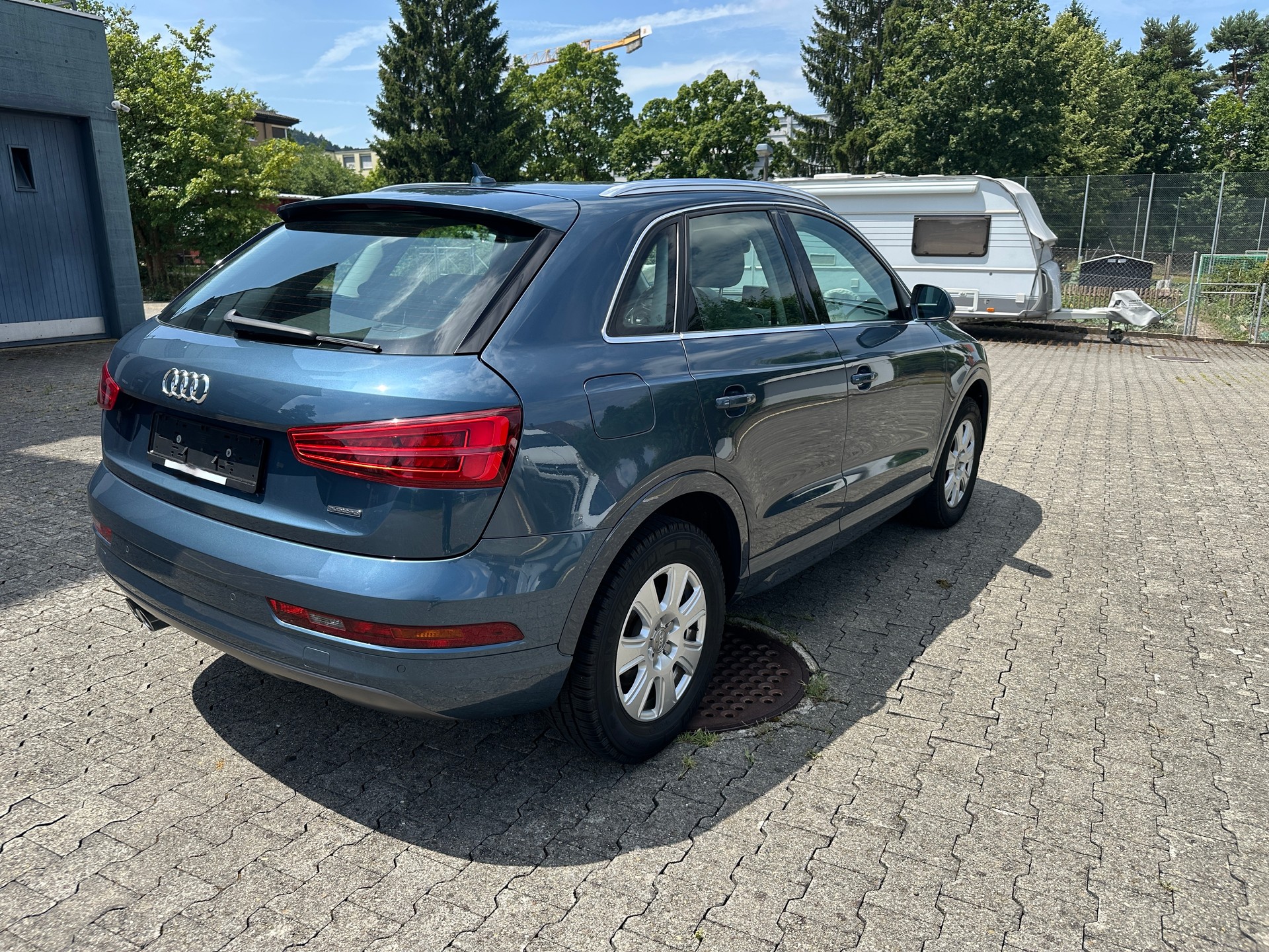 AUDI Q3 2.0 TDI quattro S-tronic-image-3