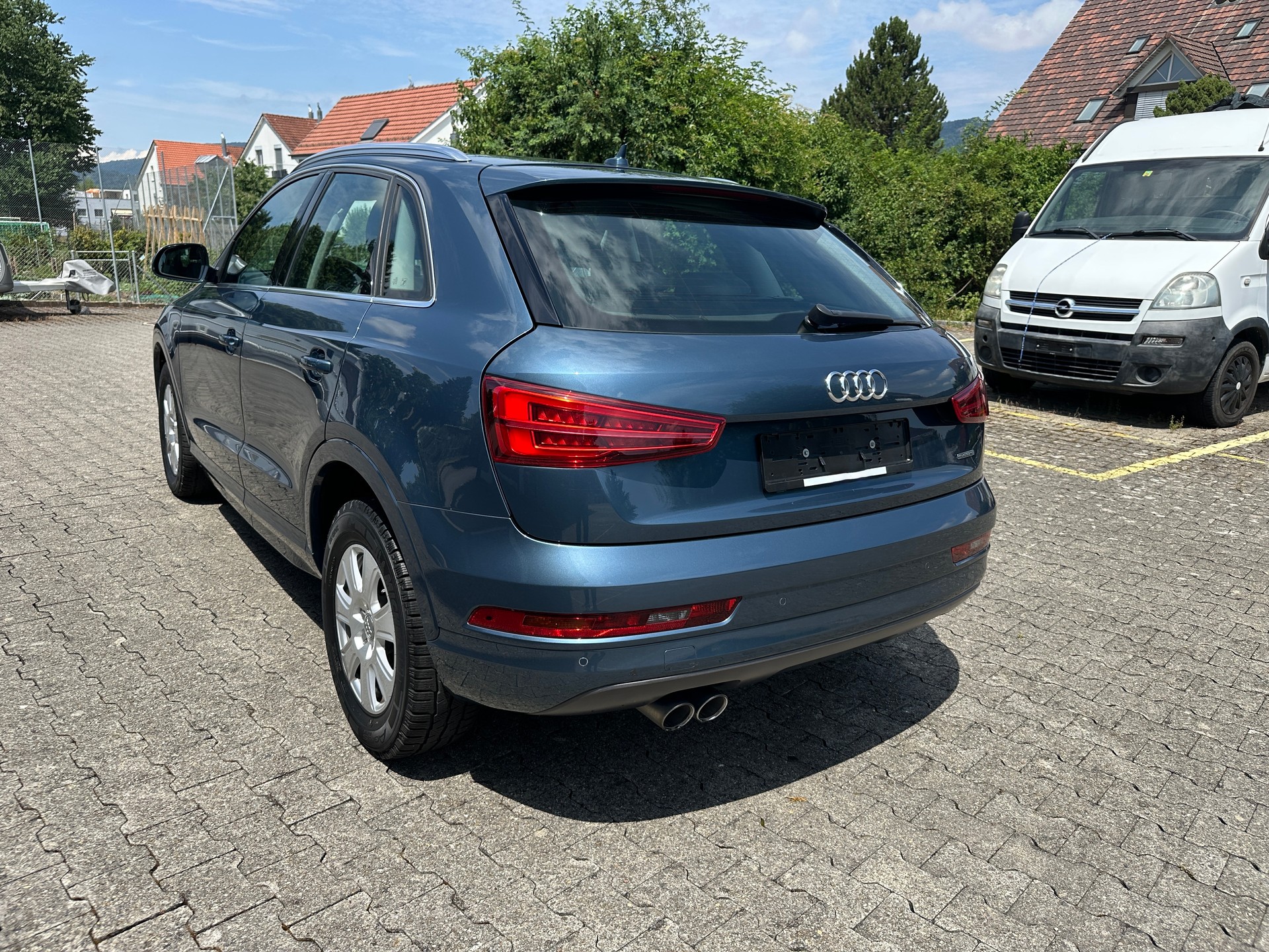 AUDI Q3 2.0 TDI quattro S-tronic-image-5