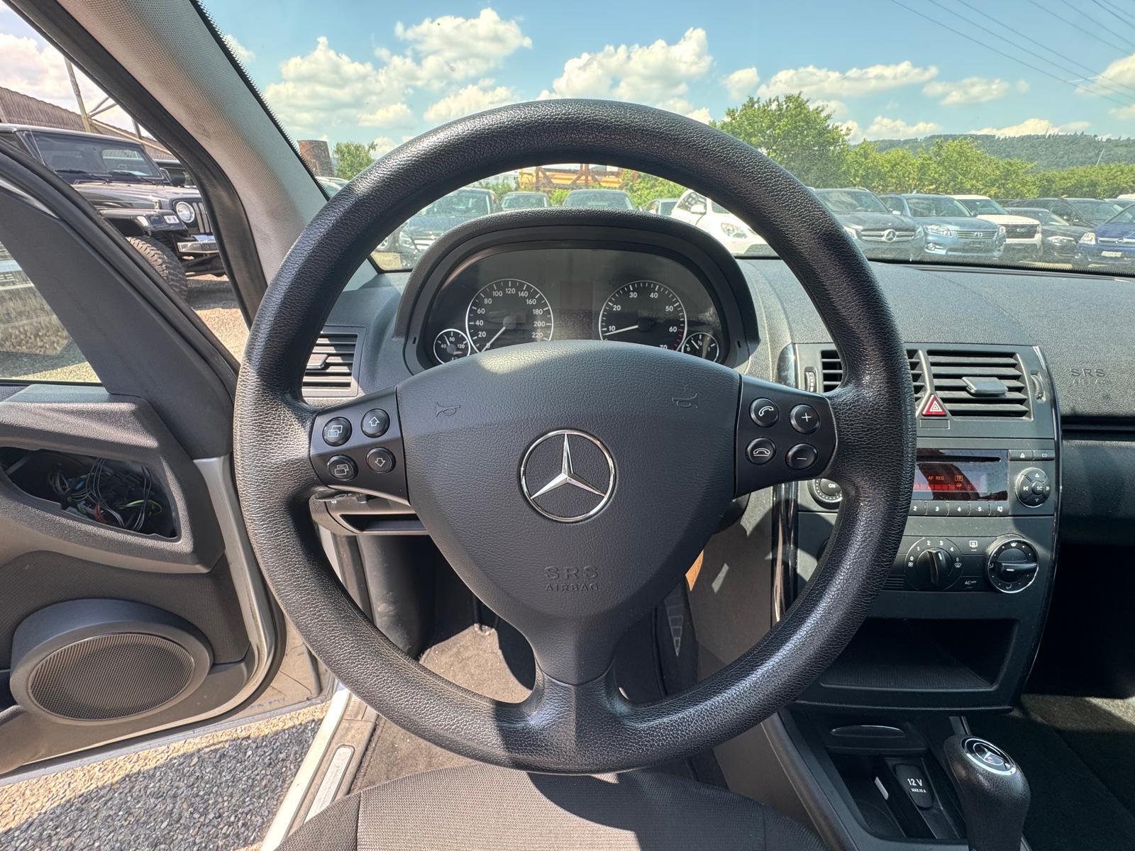 MERCEDES-BENZ A 170 Classic-image-6