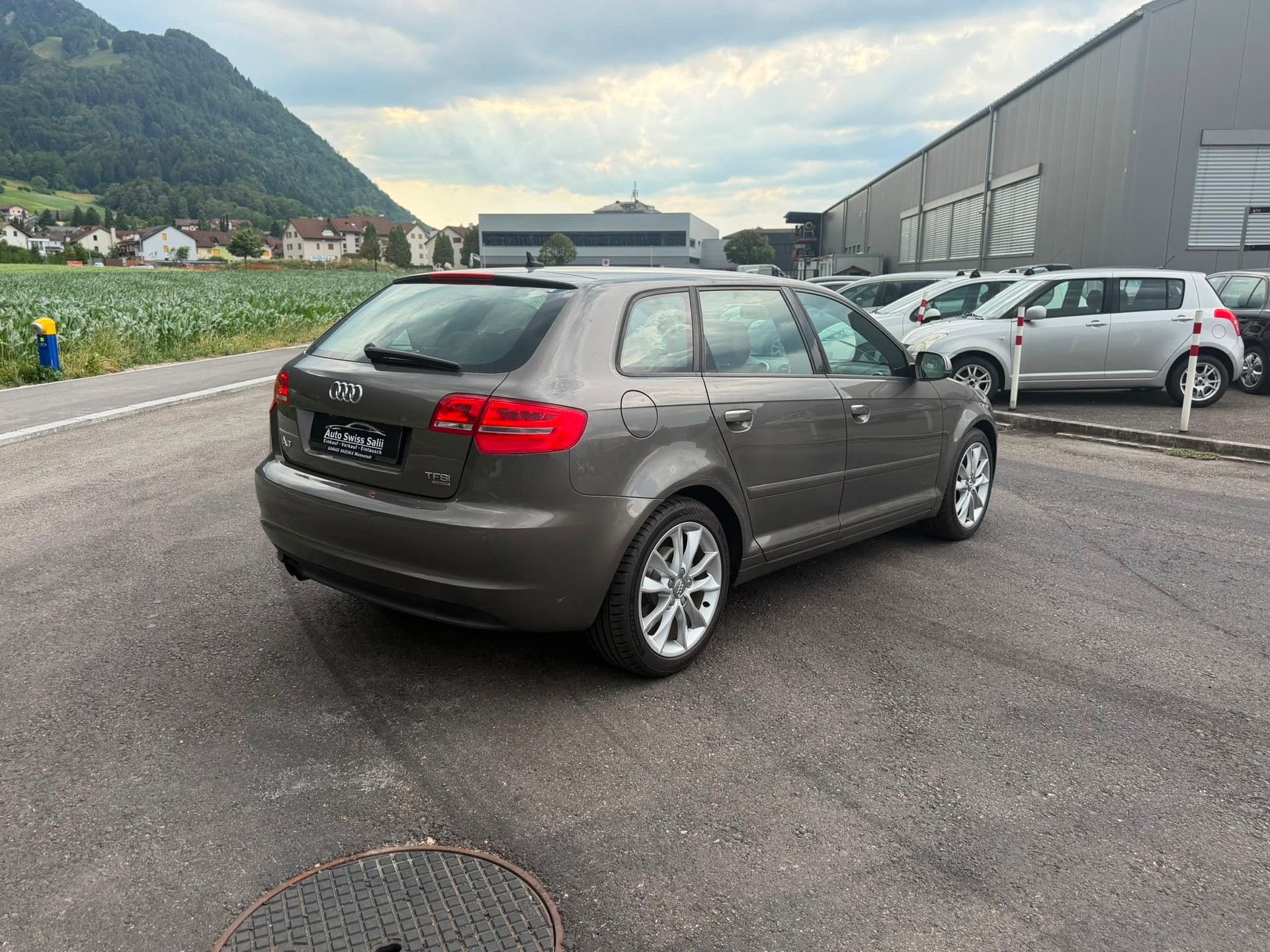 AUDI A3 Sportback 2.0 TFSI Ambition quattro S-tronic-image-3