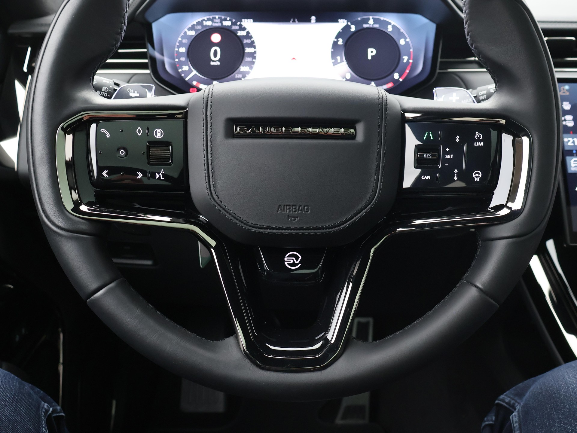 LAND ROVER Range Rover Sport 4.4 V8 SV Edition Two-image-25