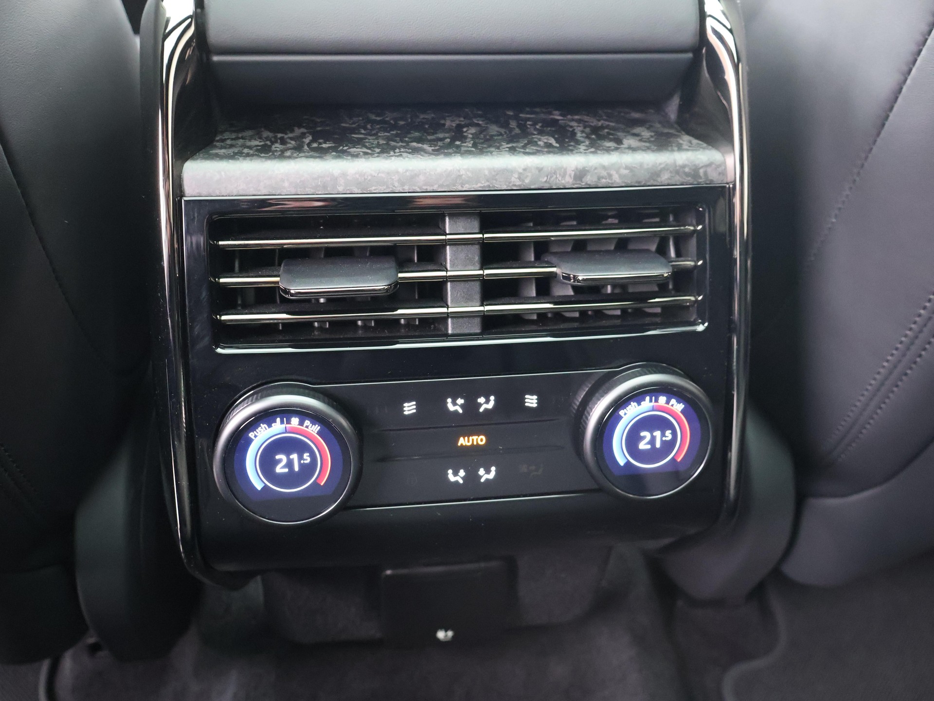 LAND ROVER Range Rover Sport 4.4 V8 SV Edition Two-image-21