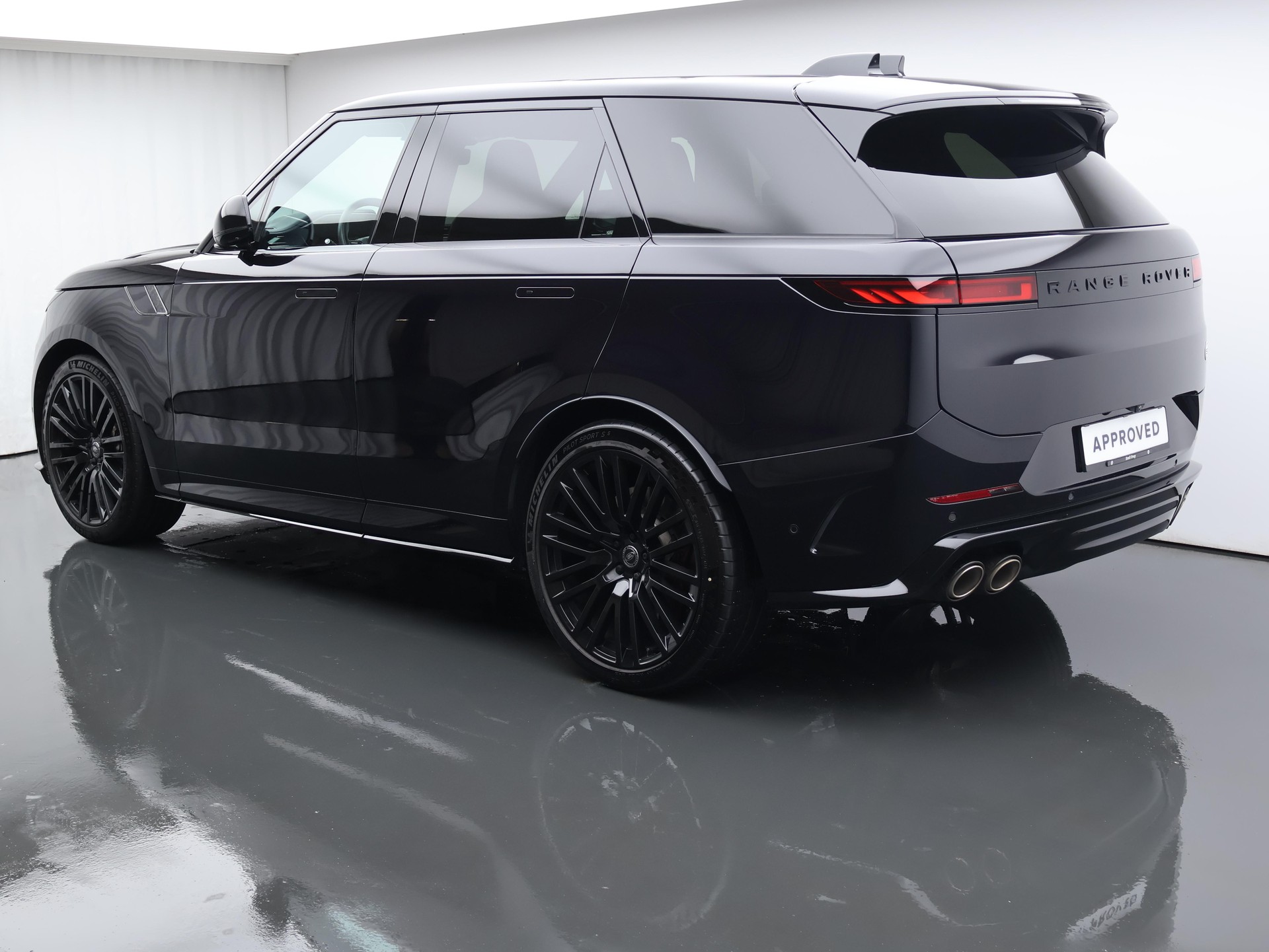 LAND ROVER Range Rover Sport 4.4 V8 SV Edition Two-image-4