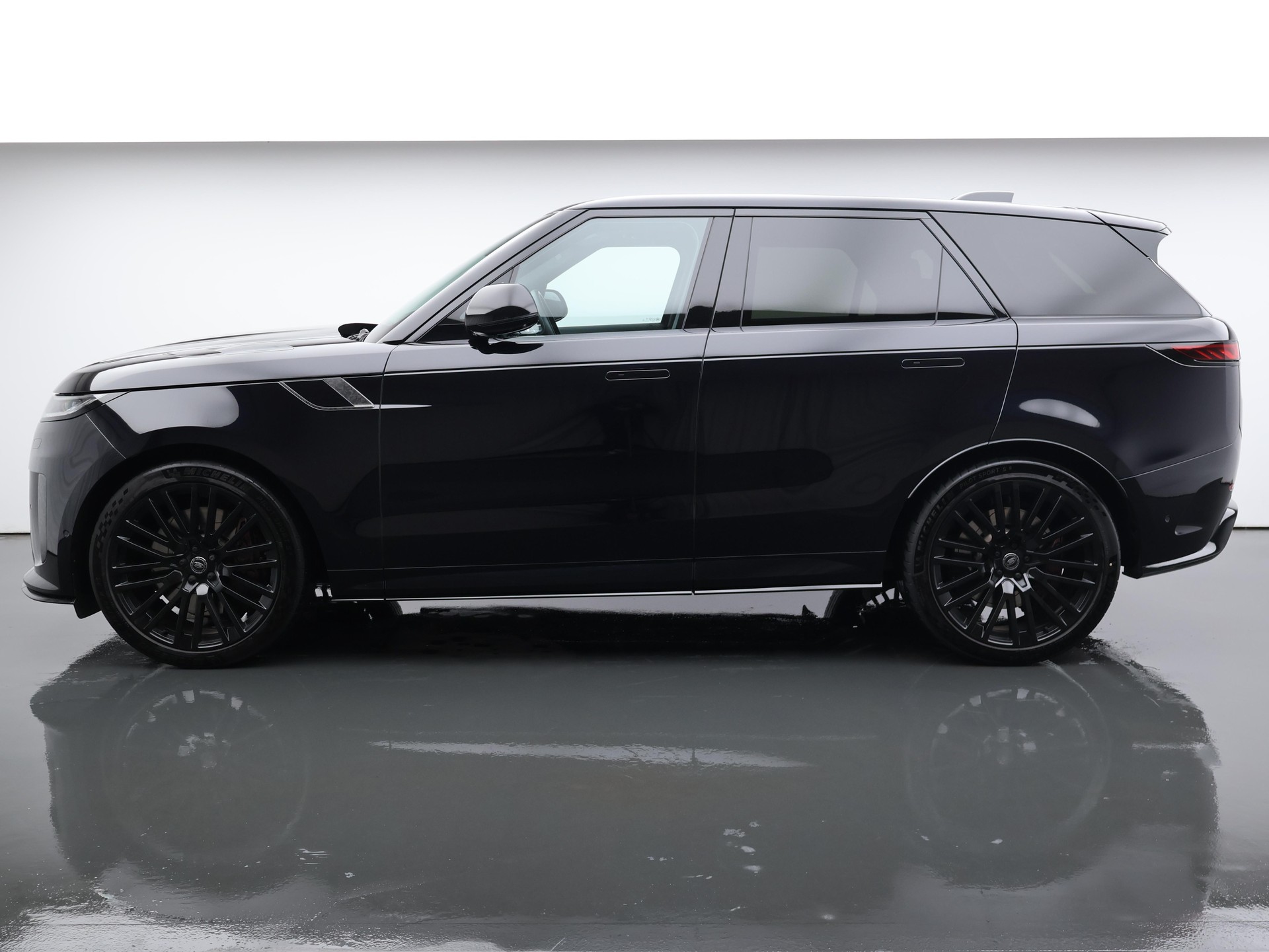 LAND ROVER Range Rover Sport 4.4 V8 SV Edition Two-image-1