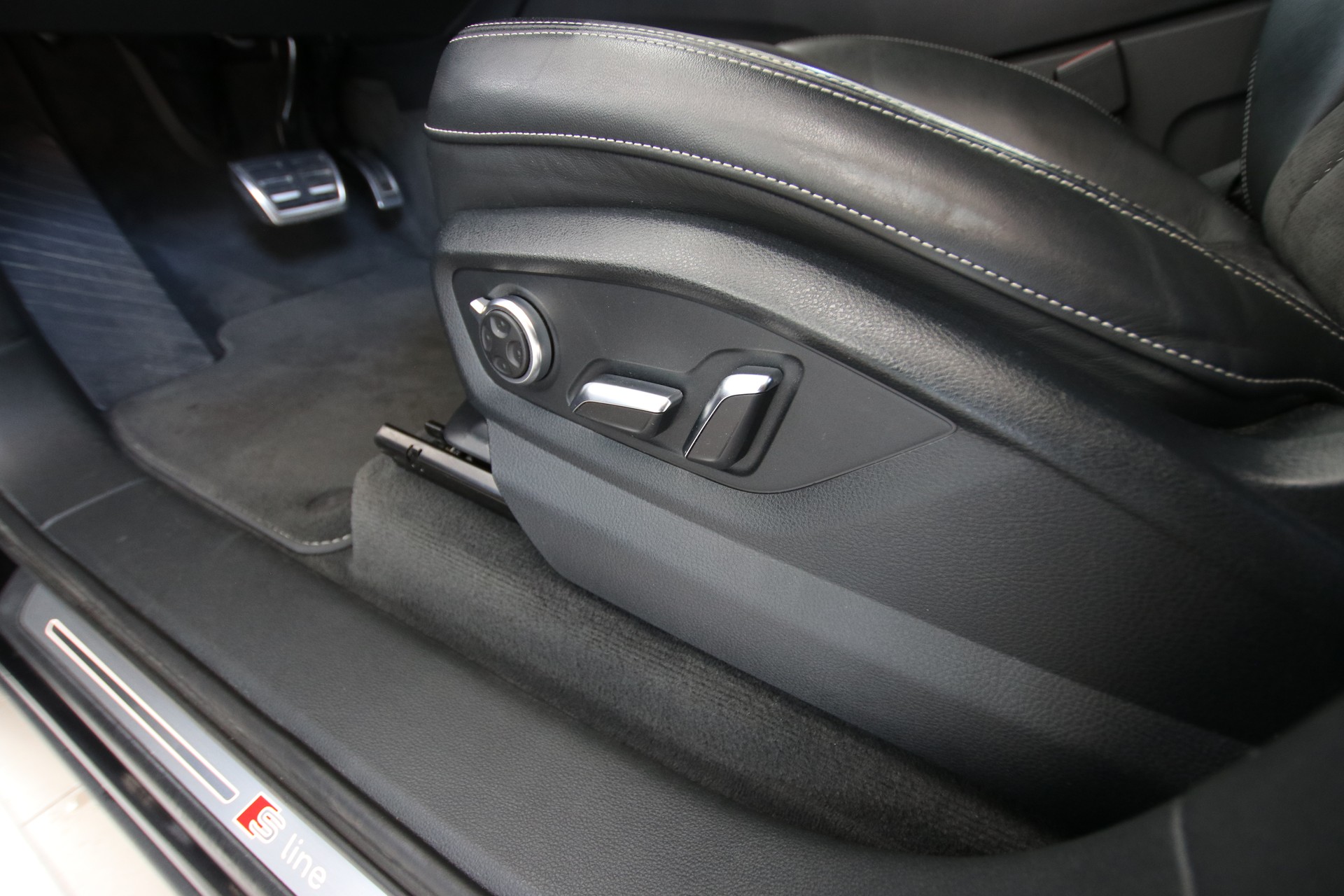 AUDI Q7 *S-Line* 3.0 TDI quattro tiptronic *7-Sitzplätze*-image-30