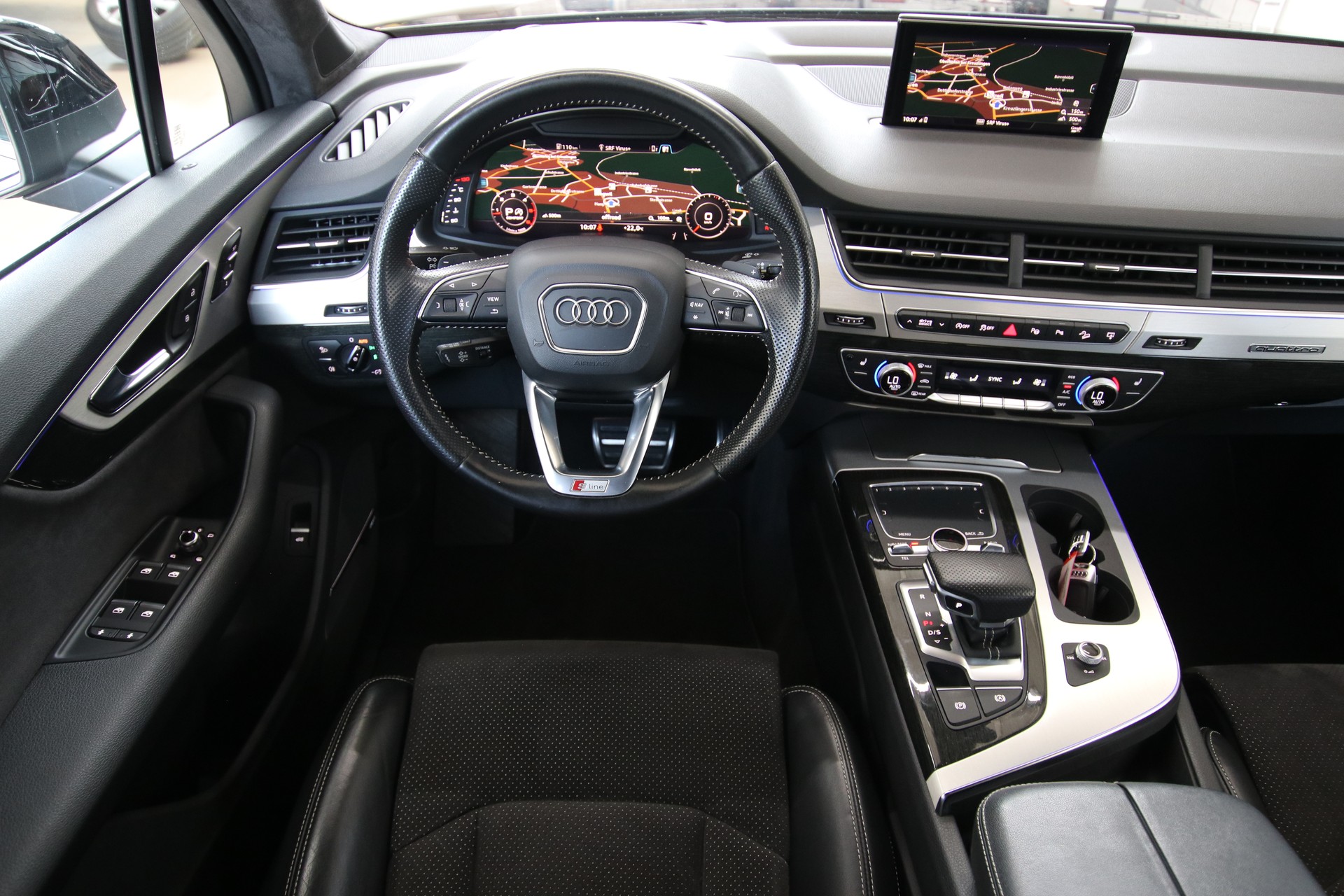 AUDI Q7 *S-Line* 3.0 TDI quattro tiptronic *7-Sitzplätze*-image-10