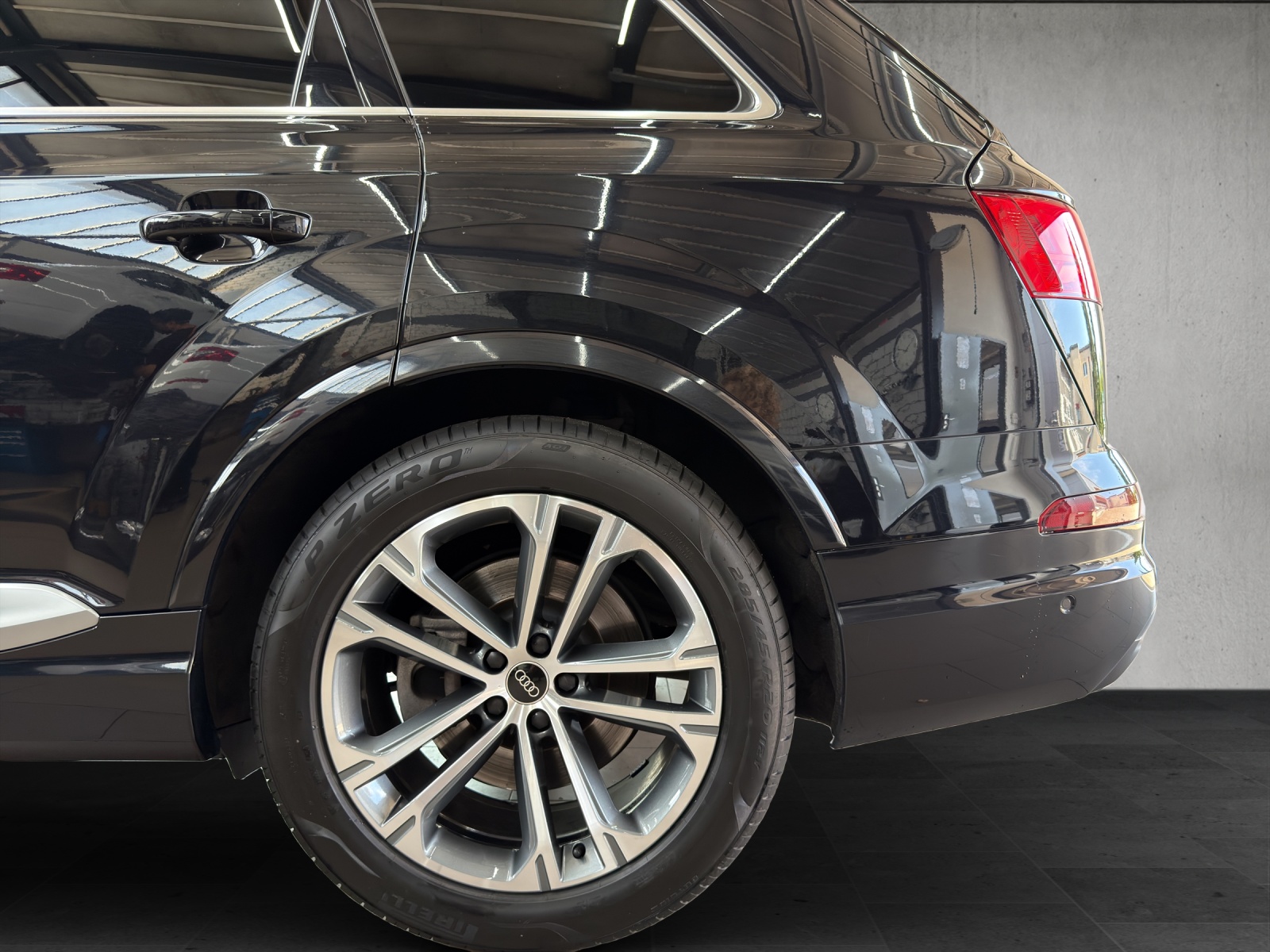AUDI Q7 *S-Line* 3.0 TDI quattro tiptronic *7-Sitzplätze*-image-8