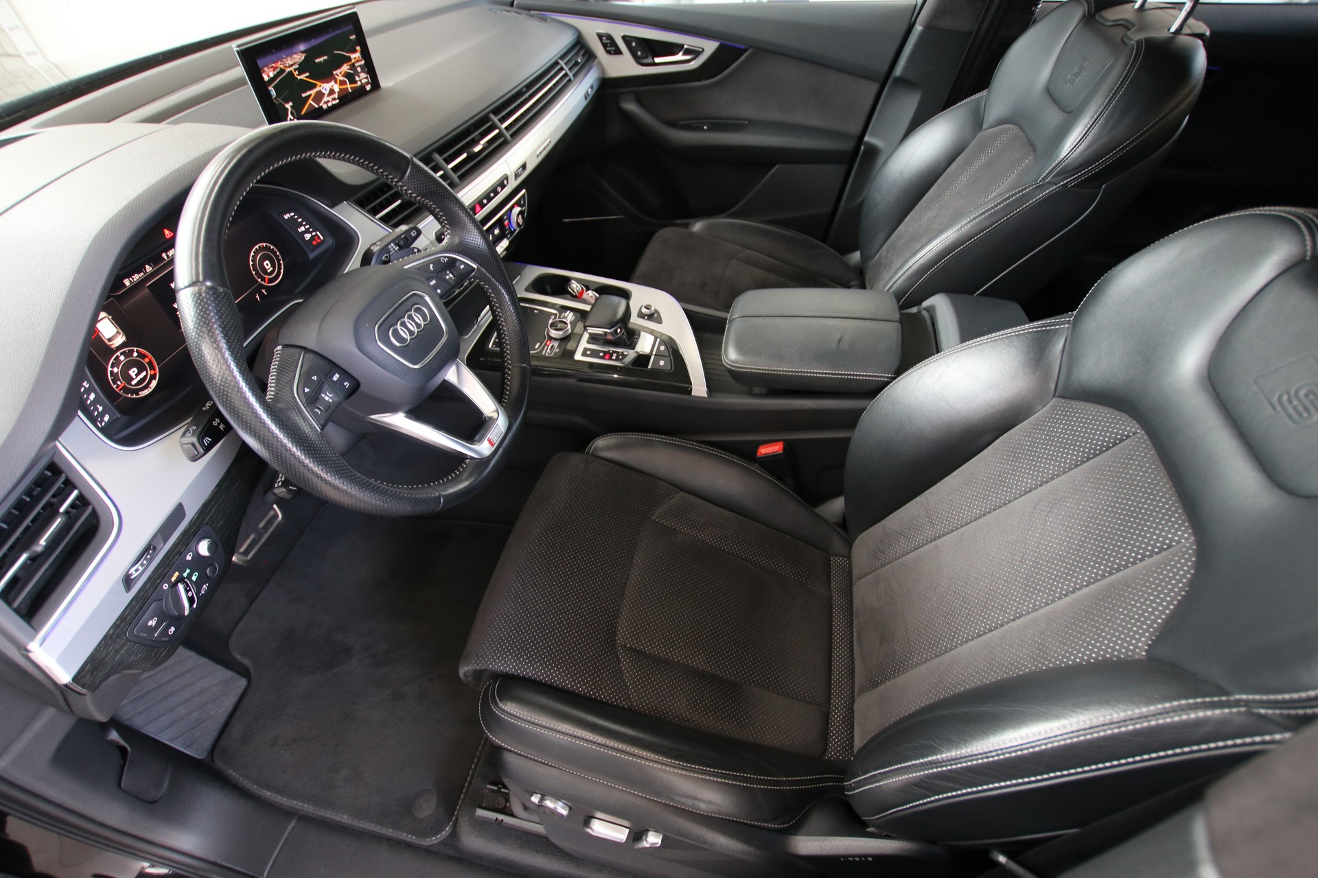 AUDI Q7 *S-Line* 3.0 TDI quattro tiptronic *7-Sitzplätze*-image-11