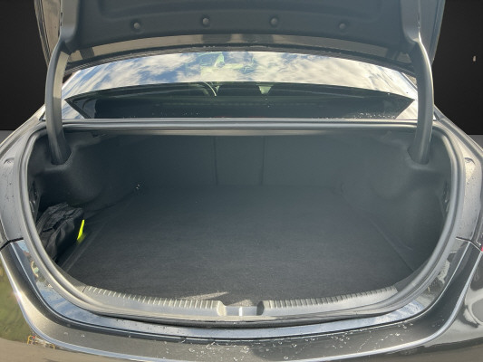 MERCEDES-BENZ C 400e 4M AMG Line-image-11