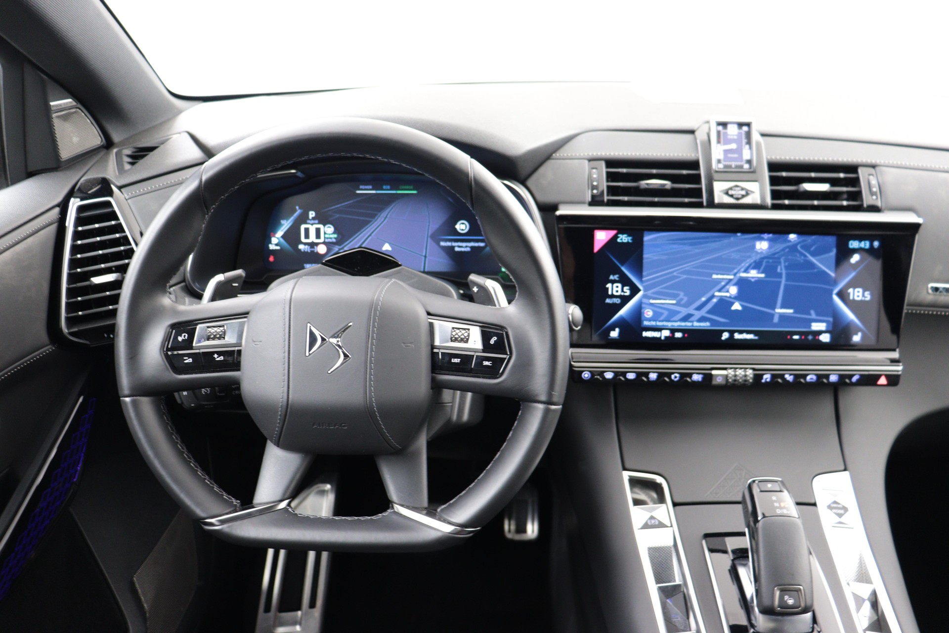 DS AUTOMOBILES 7 Crossback 1.6 E-Tense Louvre 4x4-image-4