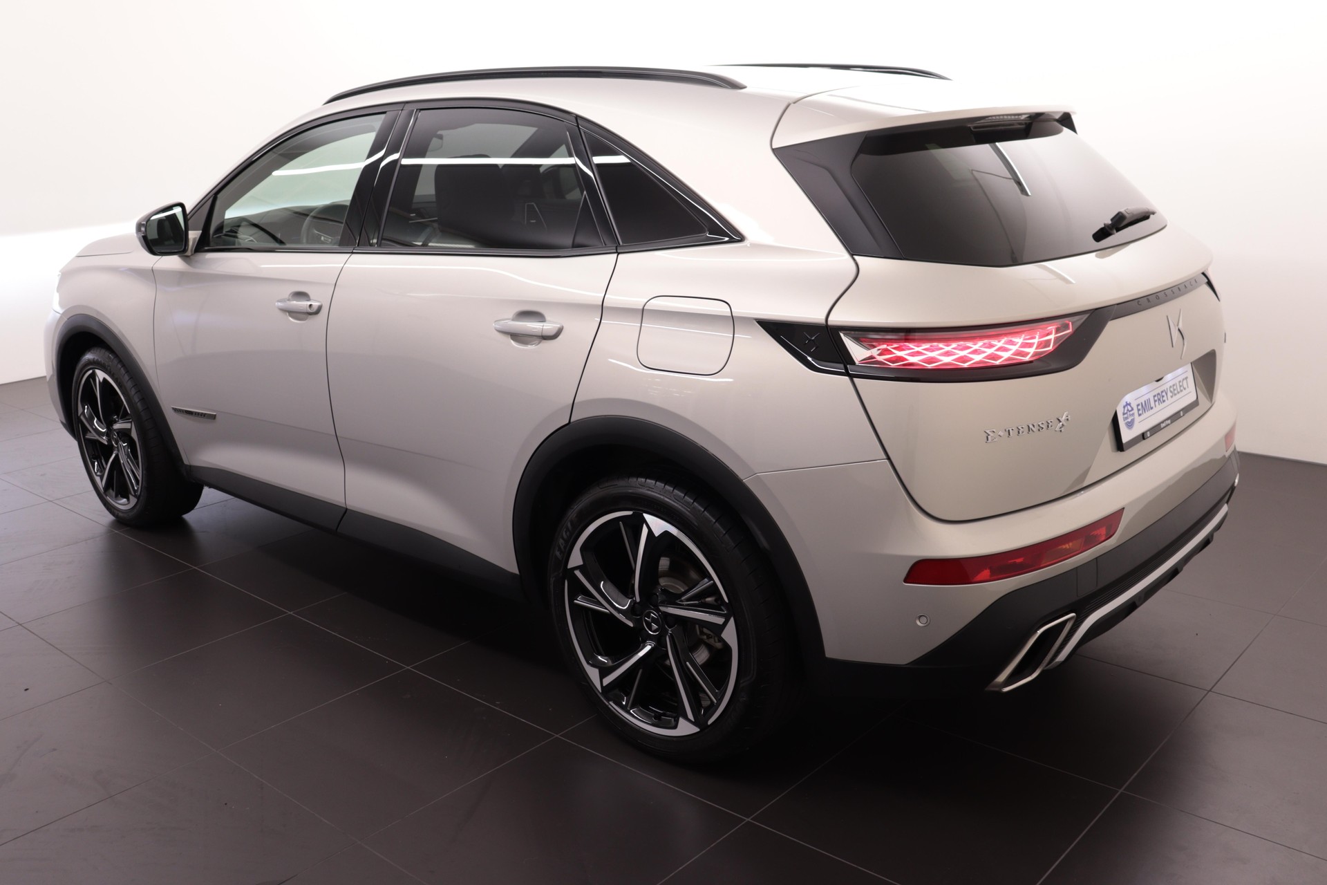 DS AUTOMOBILES 7 Crossback 1.6 E-Tense Louvre 4x4-image-6