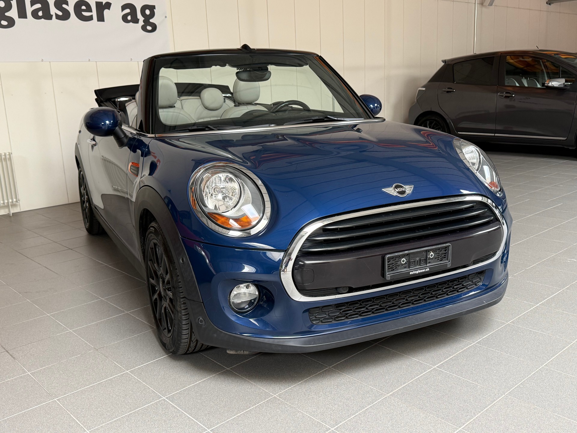 MINI Cooper Cabriolet Steptronic-image-3