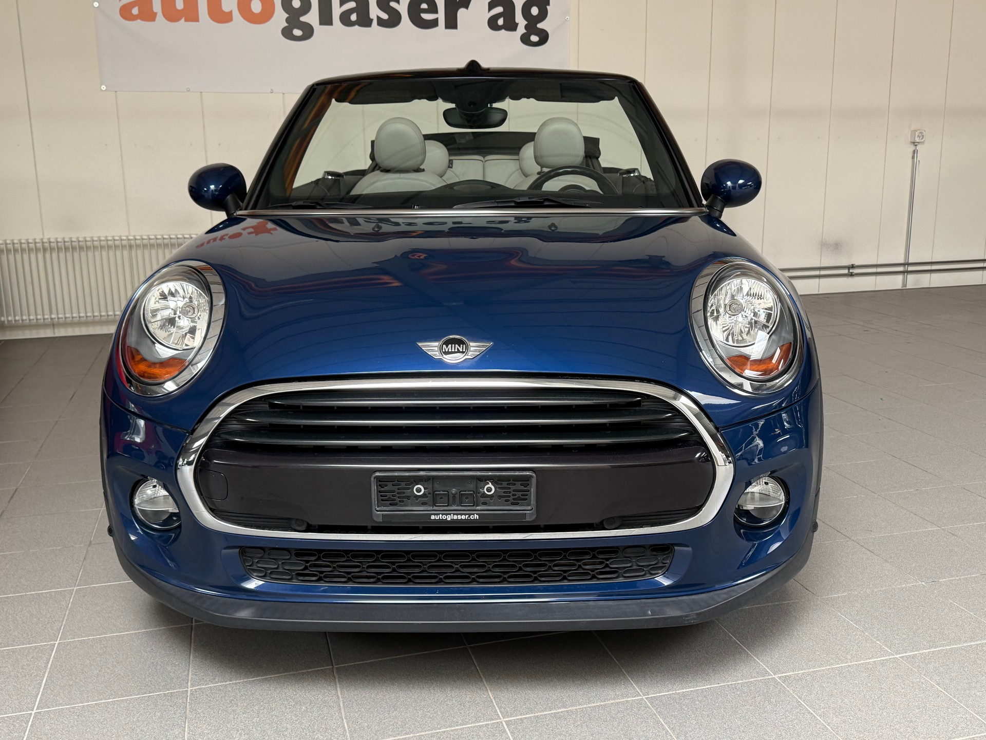 MINI Cooper Cabriolet Steptronic-image-2