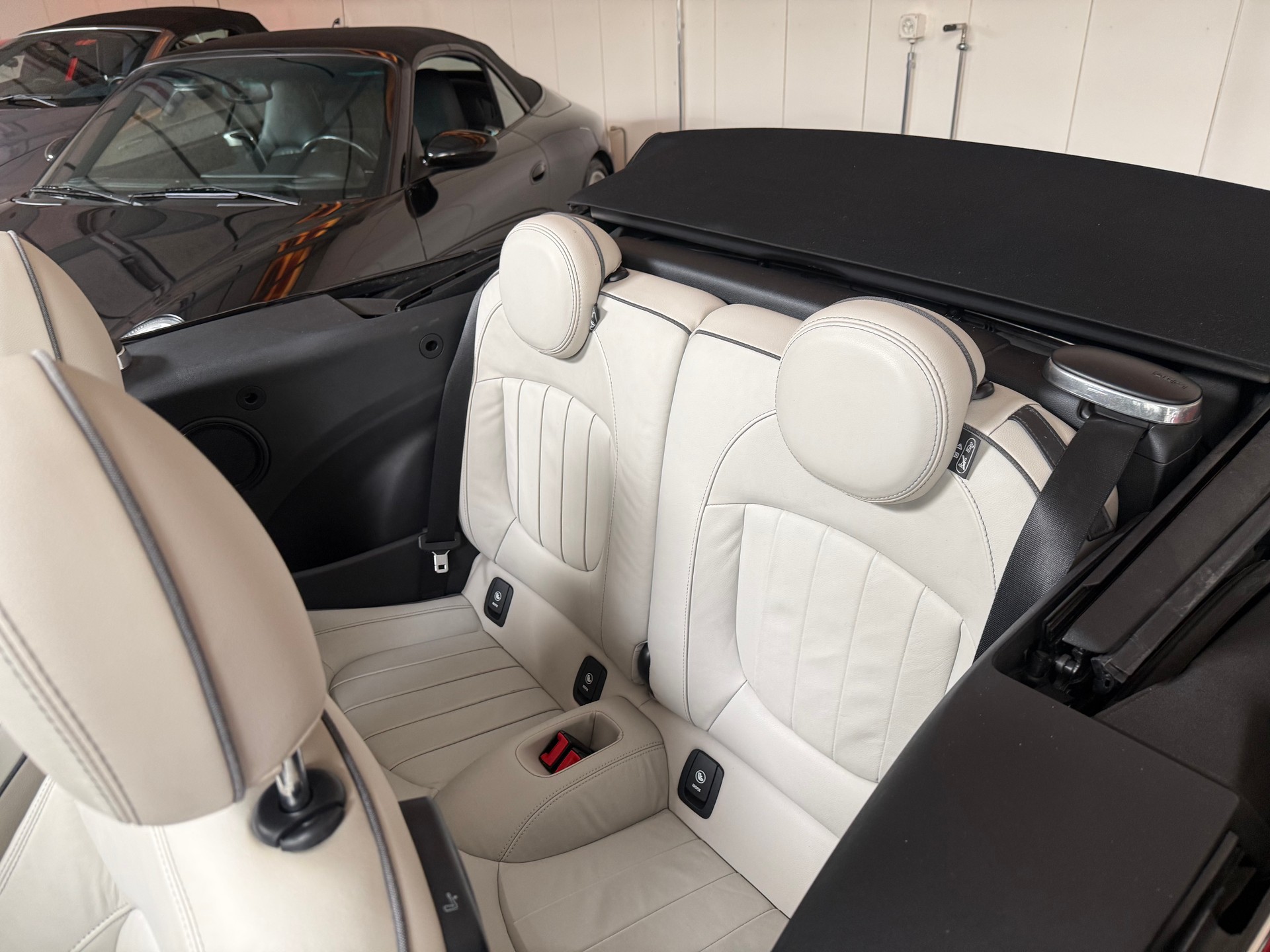 MINI Cooper Cabriolet Steptronic-image-13