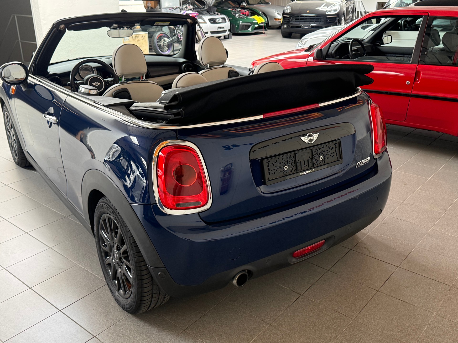 MINI Cooper Cabriolet Steptronic-image-5