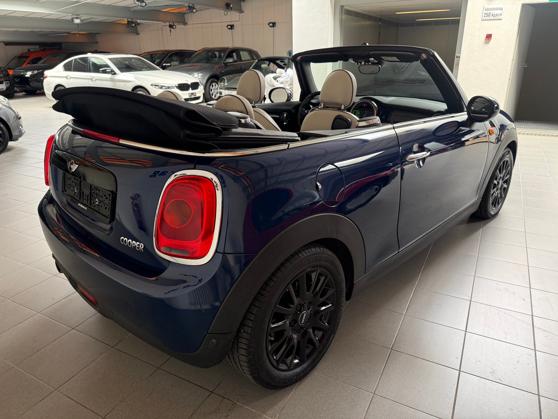 MINI Cooper Cabriolet Steptronic-image-7
