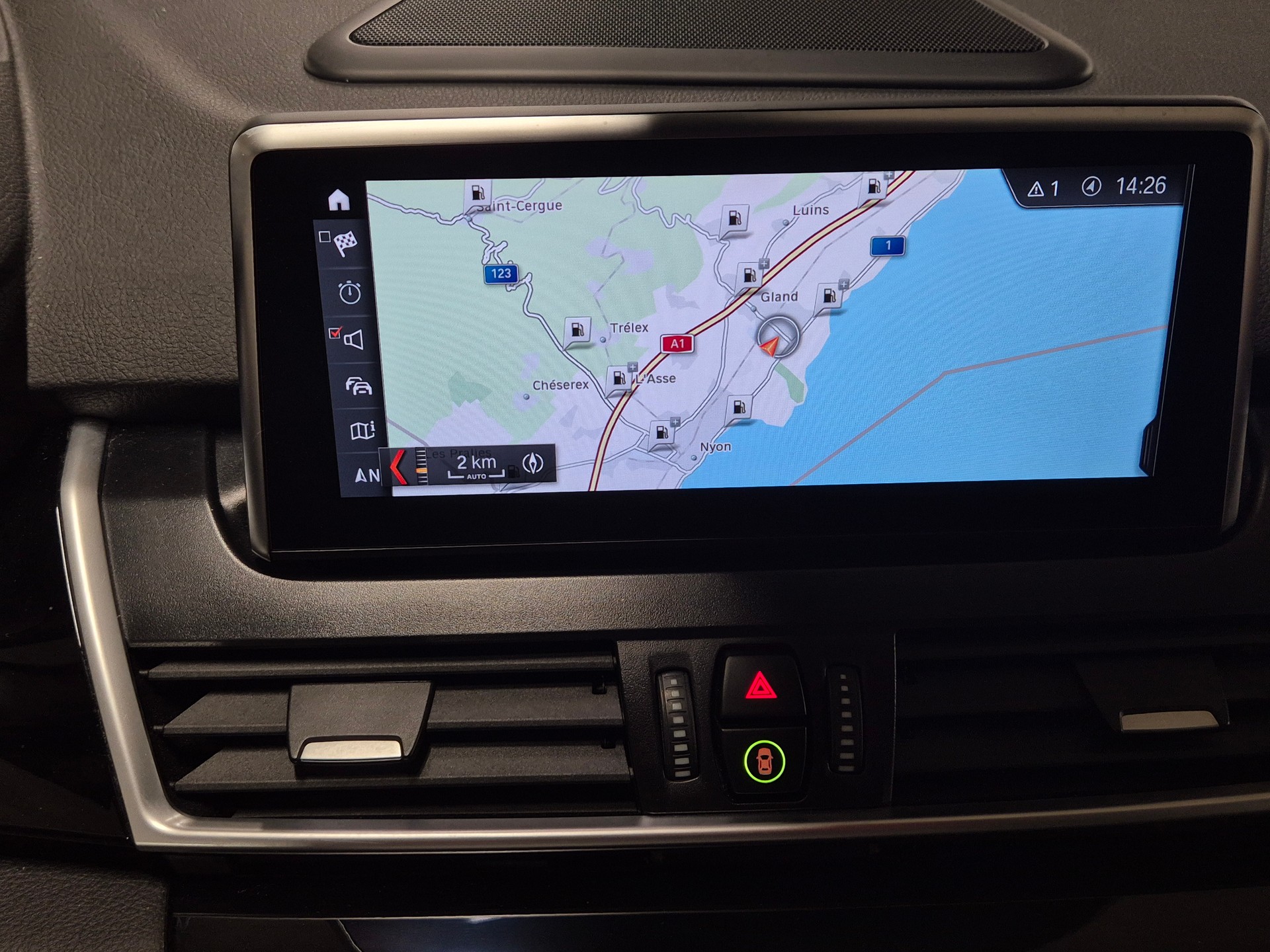 BMW 218d xDrive Active Tourer Steptronic Sport Line-image-18