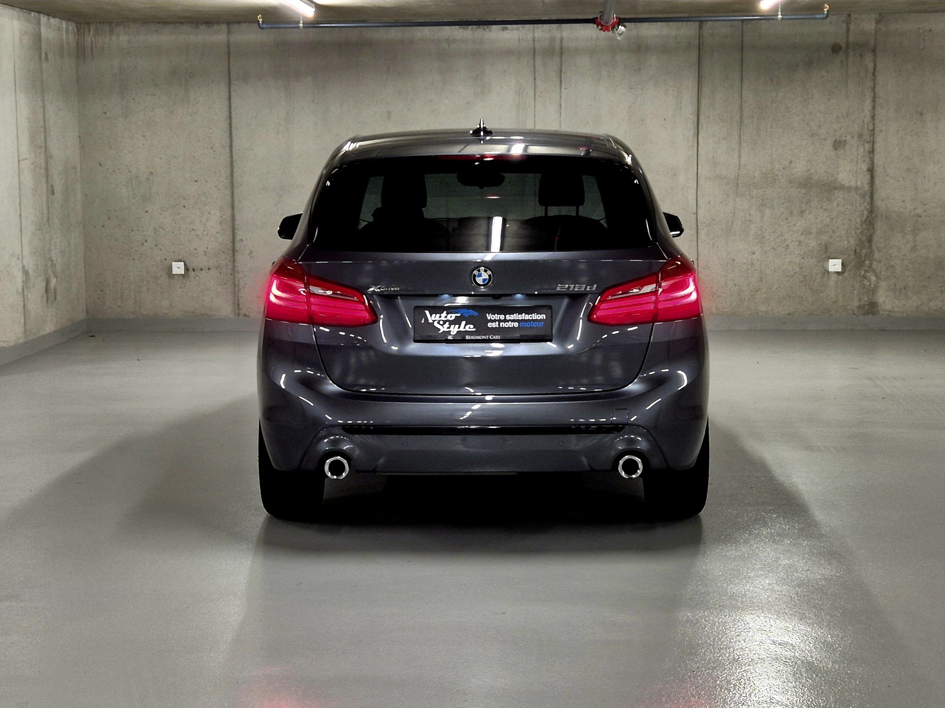 BMW 218d xDrive Active Tourer Steptronic Sport Line-image-8