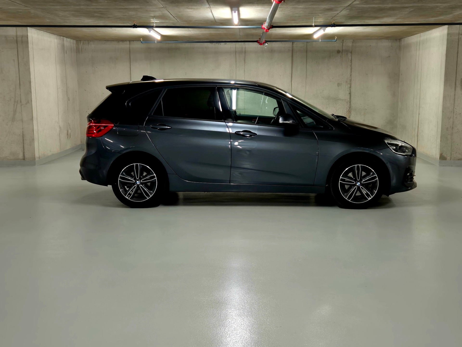 BMW 218d xDrive Active Tourer Steptronic Sport Line-image-4
