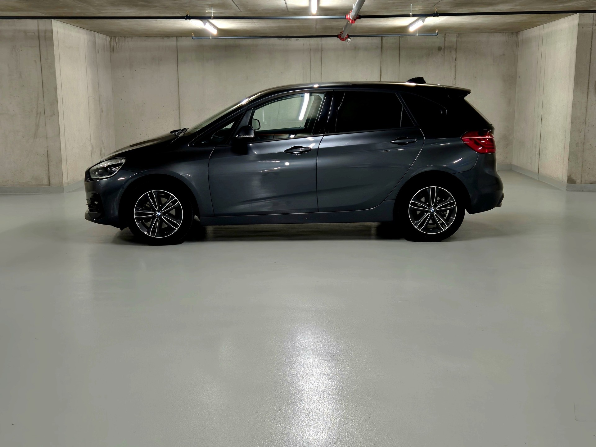 BMW 218d xDrive Active Tourer Steptronic Sport Line-showroom-element-3