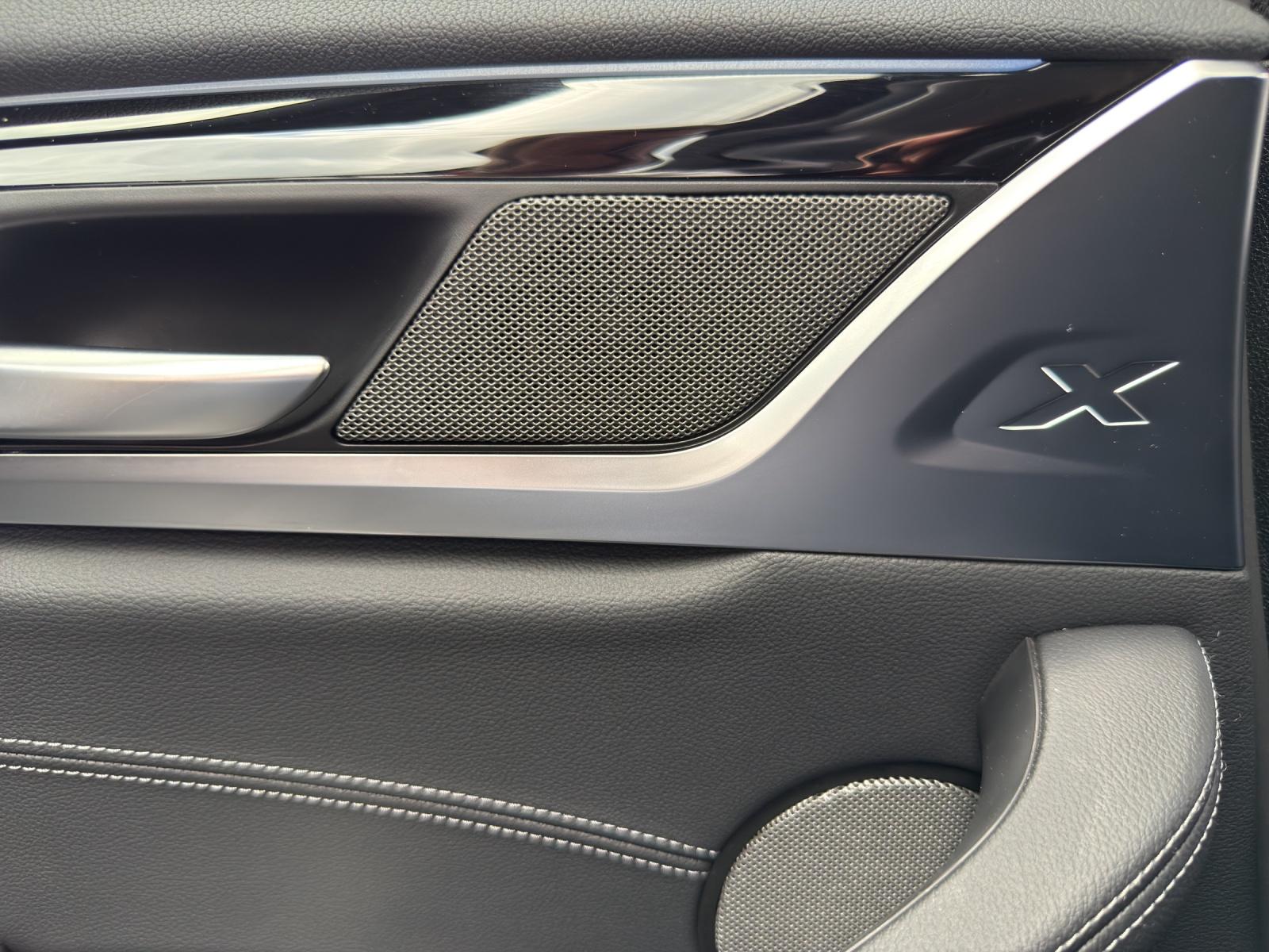 BMW iX3-image-19